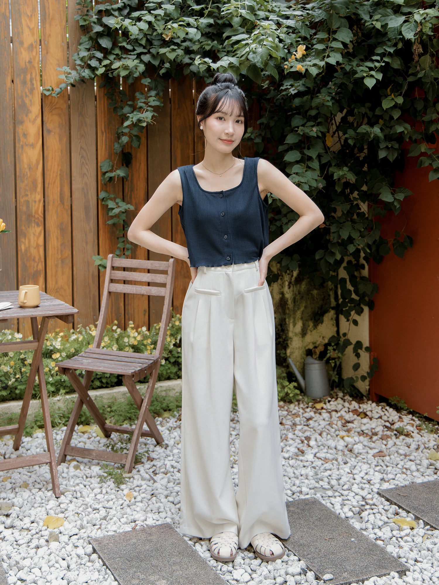Buttoned Sleeveless Top