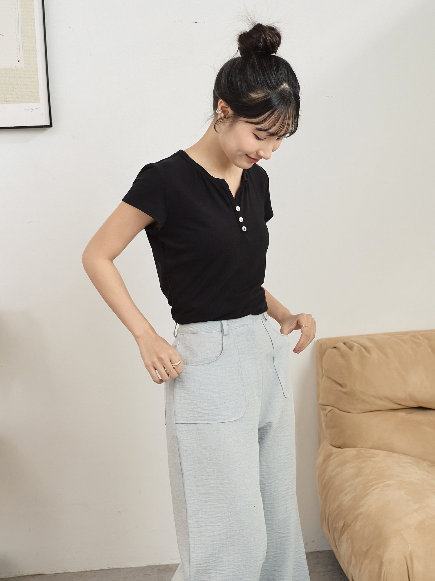 柔軟小V領上衣
