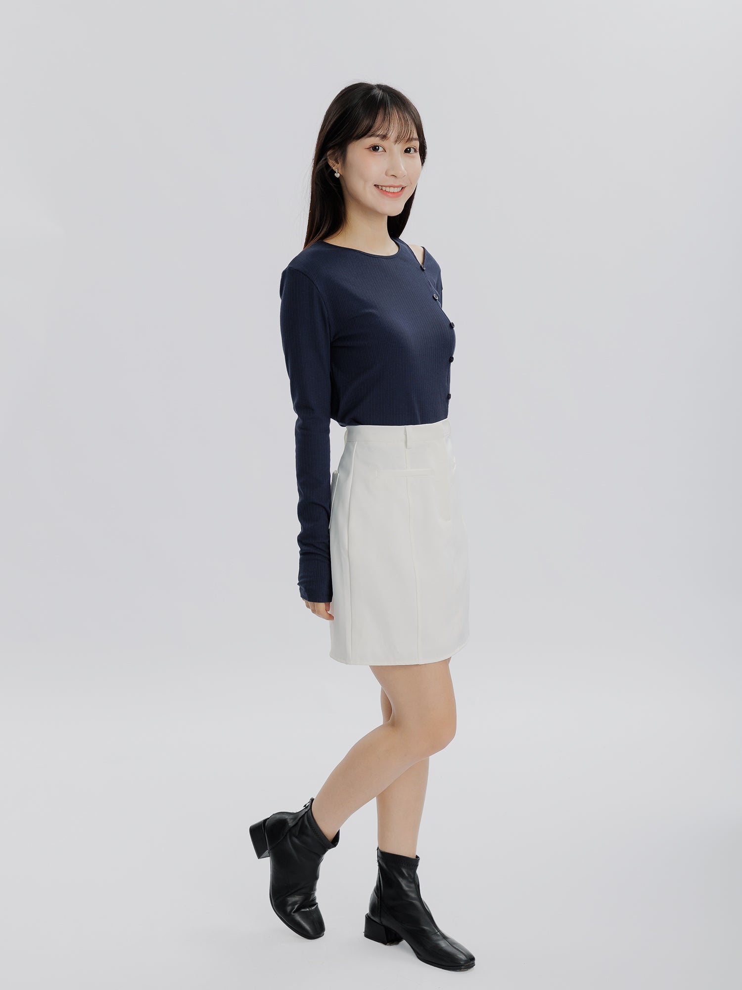 Lucia 小鏤空造型上衣