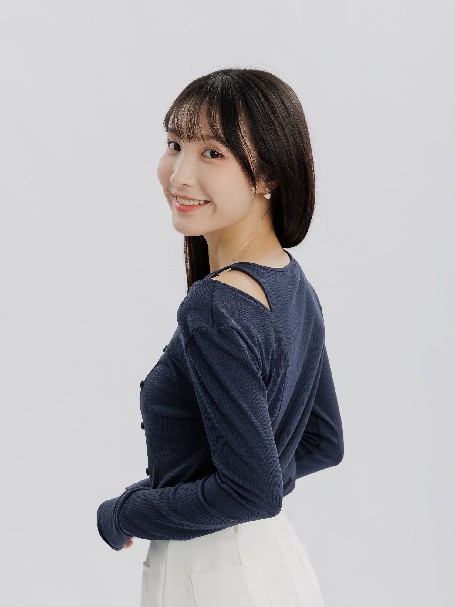 Lucia 小鏤空造型上衣