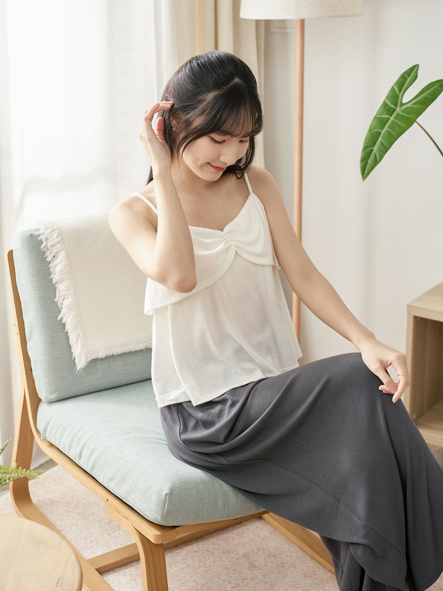 抓褶傘襬吊帶上衣