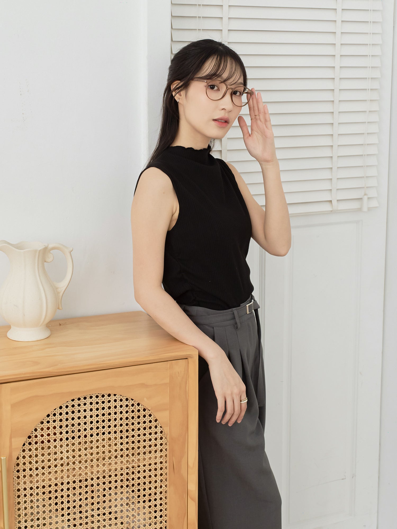 小墜領縮褶無袖上衣