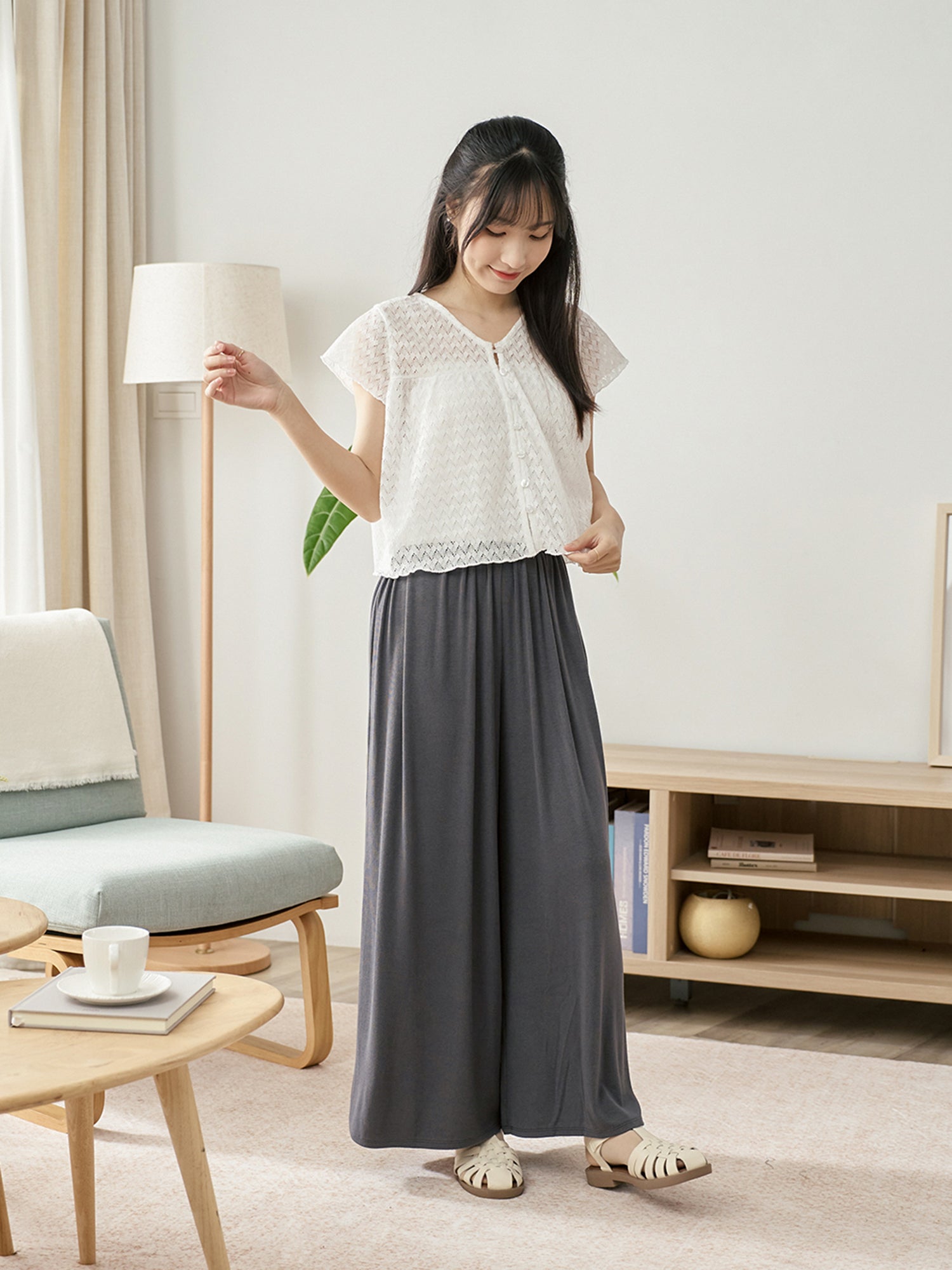 Mesh Flutter Sleeve Top