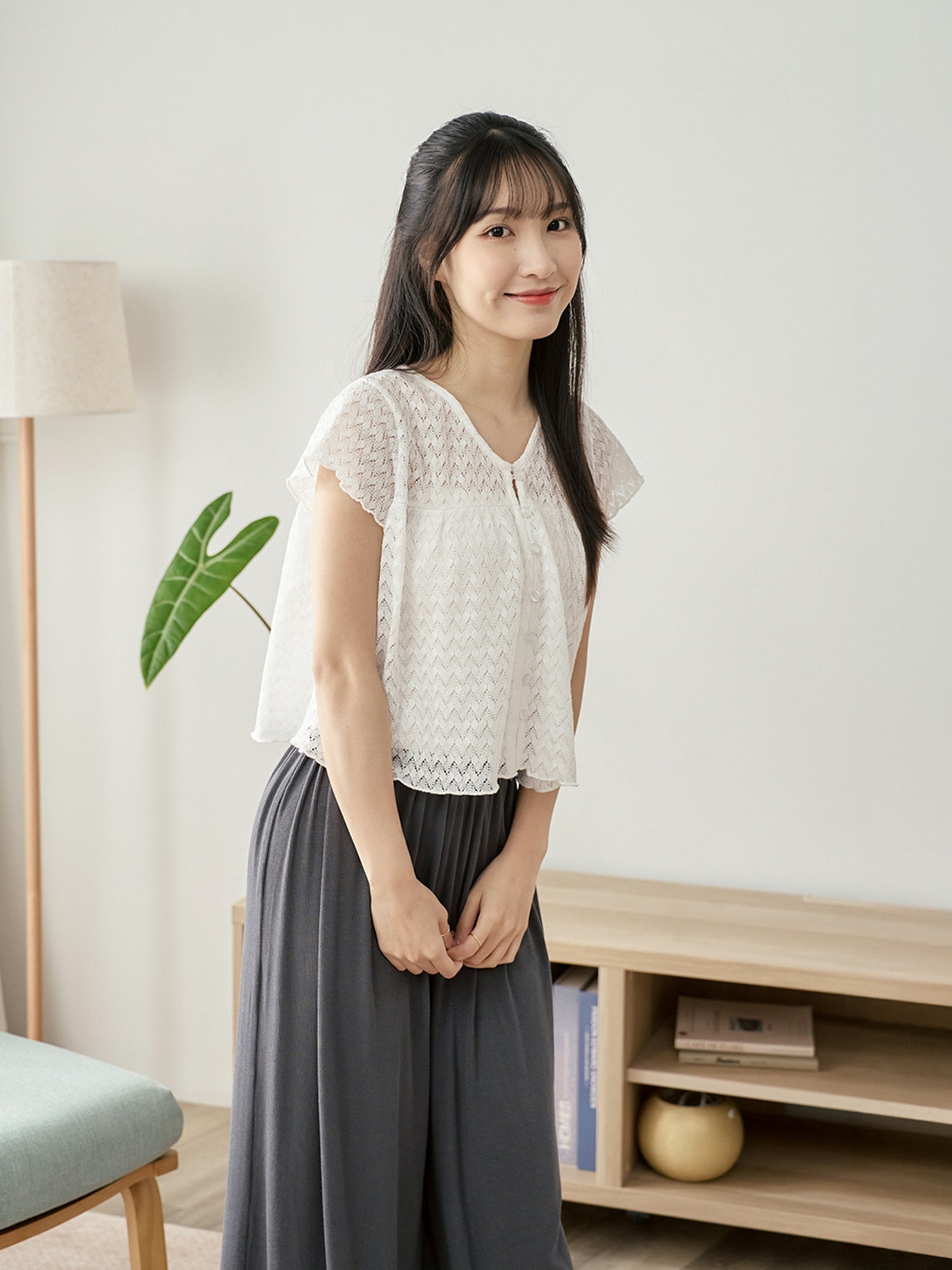 蕾絲感小飛袖上衣