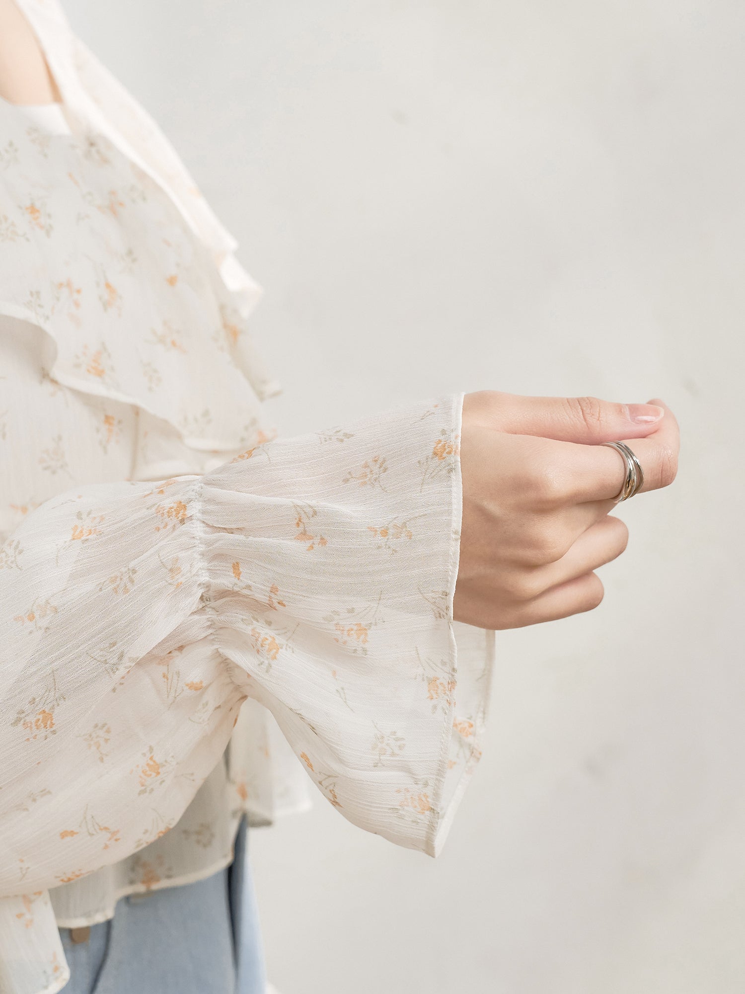 浪漫荷葉邊碎花上衣