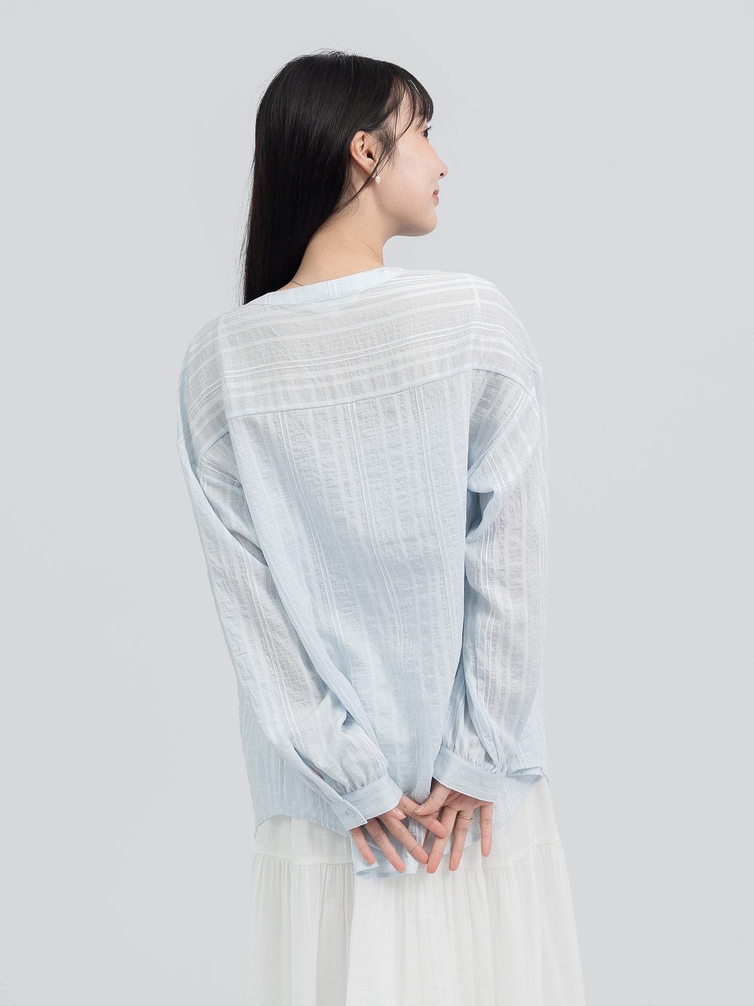 Colette 直紋透膚圓領襯衫