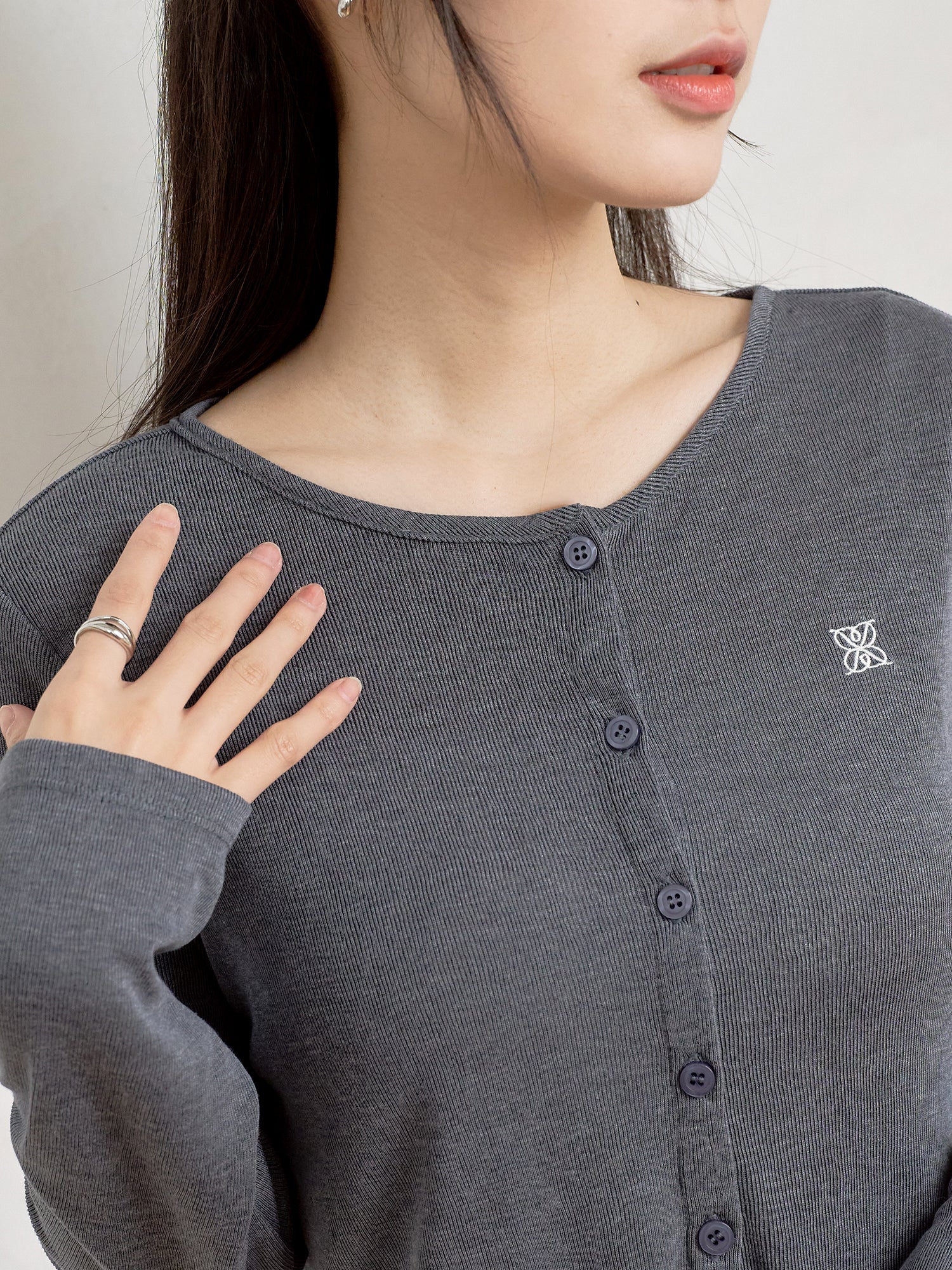 柔軟薄針織外套