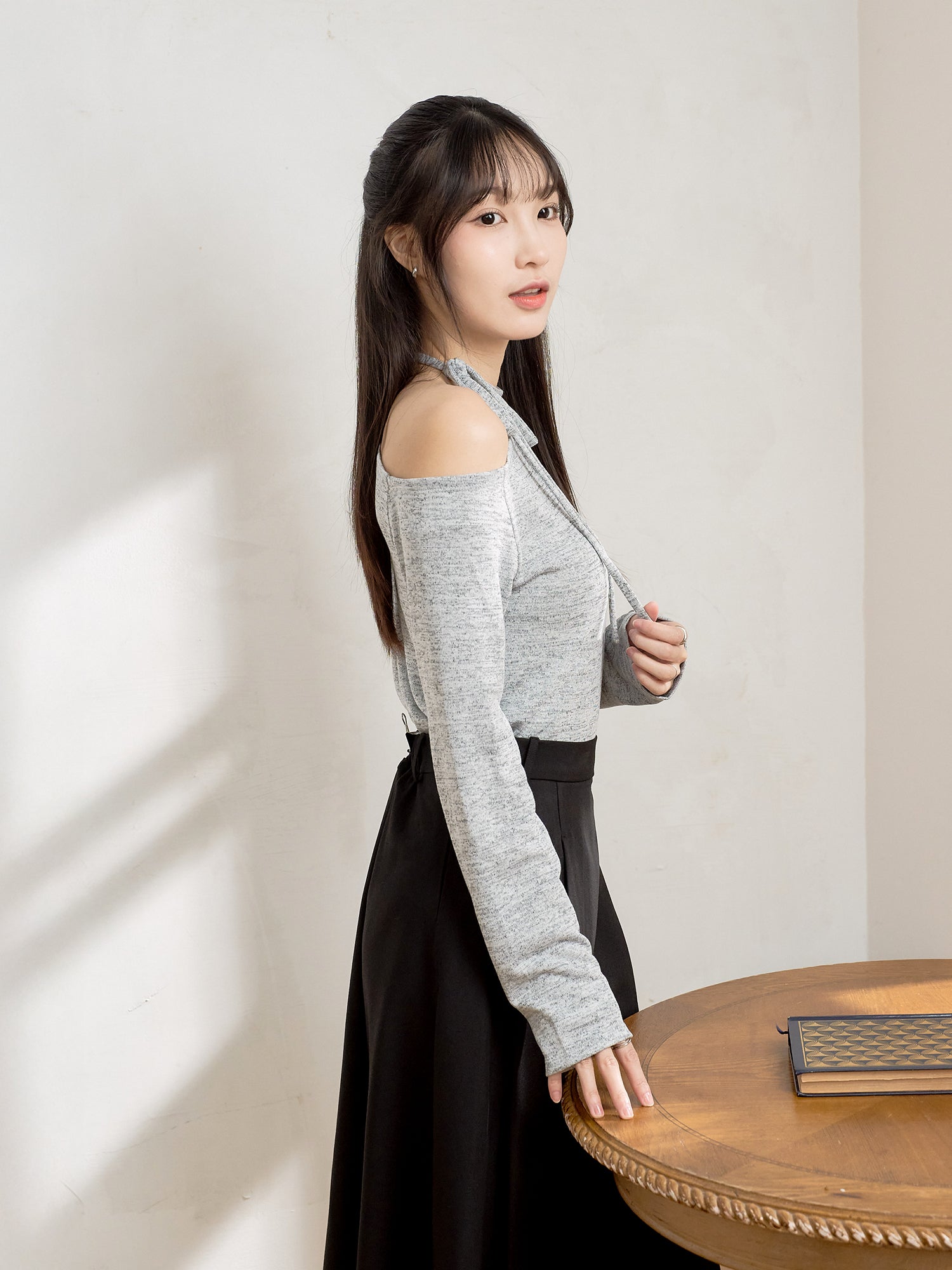 側綁帶露肩上衣