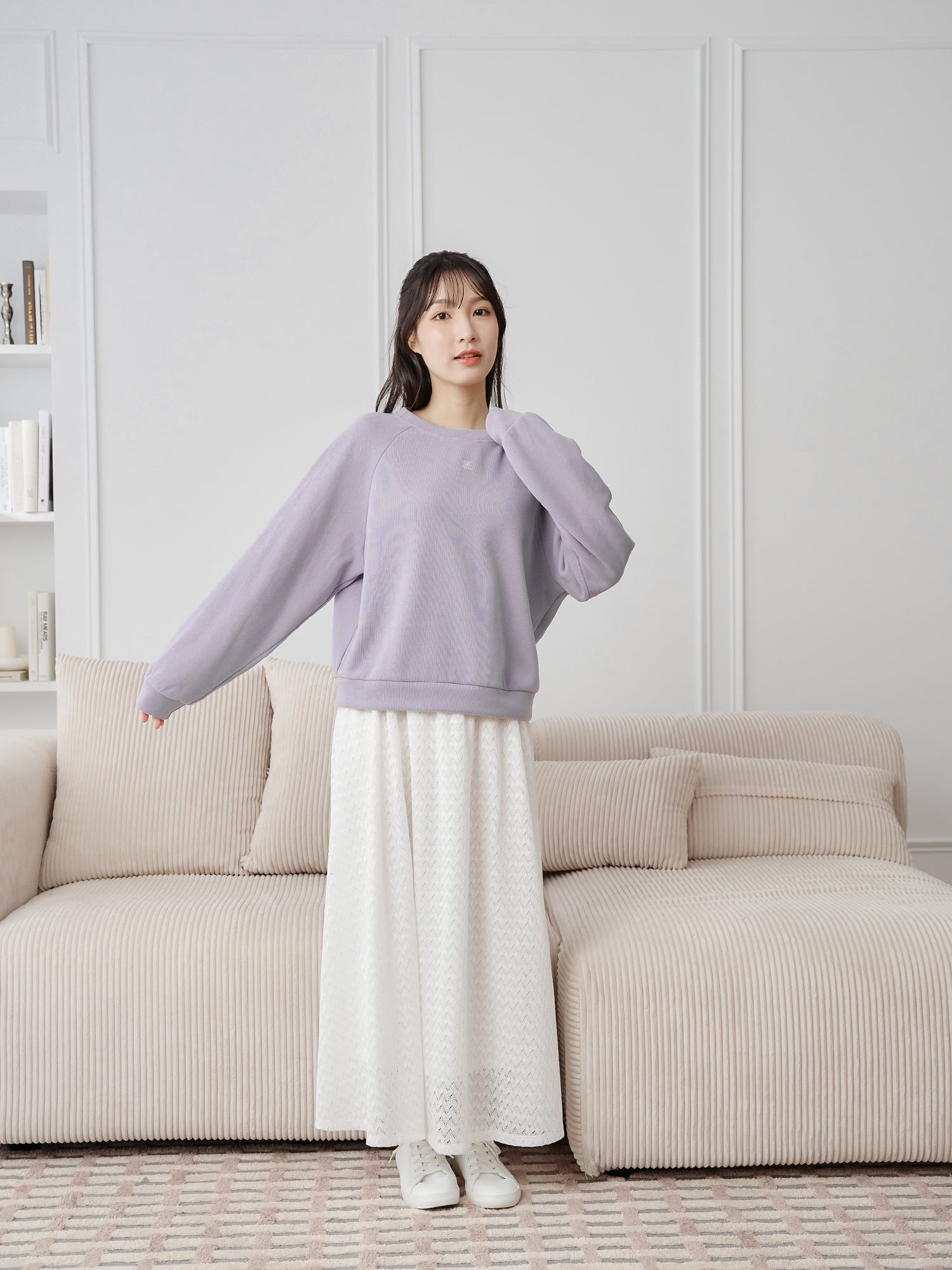 Raglan Sleeve Logo Sweatshirt