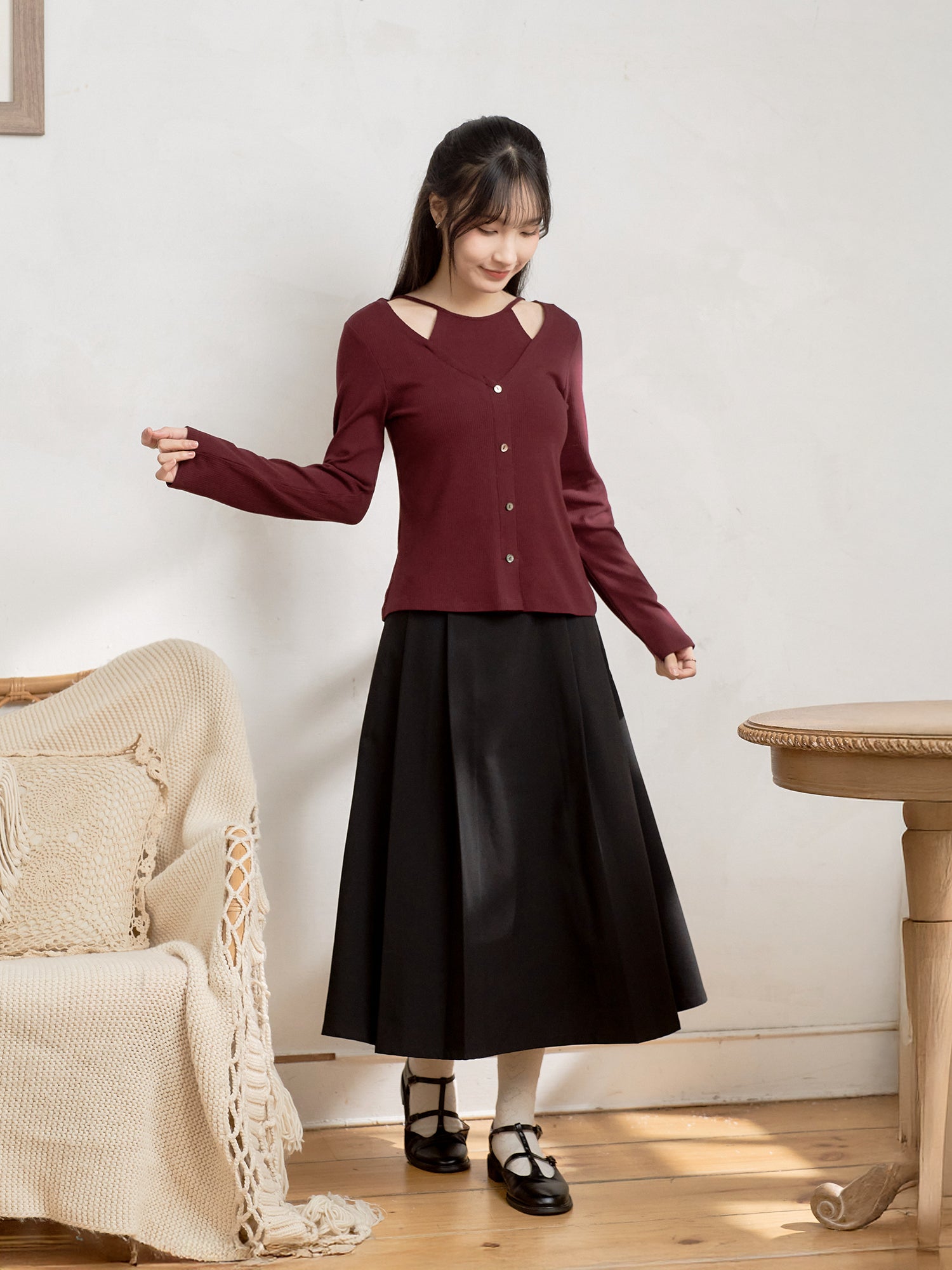 假兩件鏤空上衣