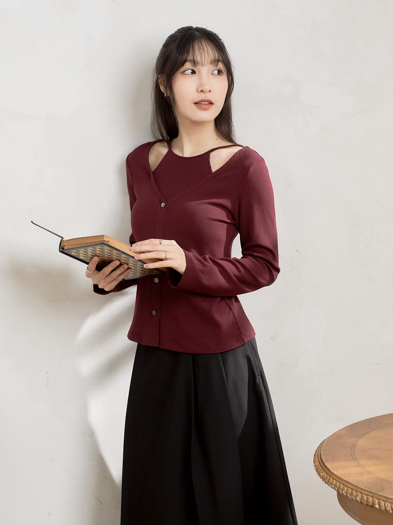 假兩件鏤空上衣