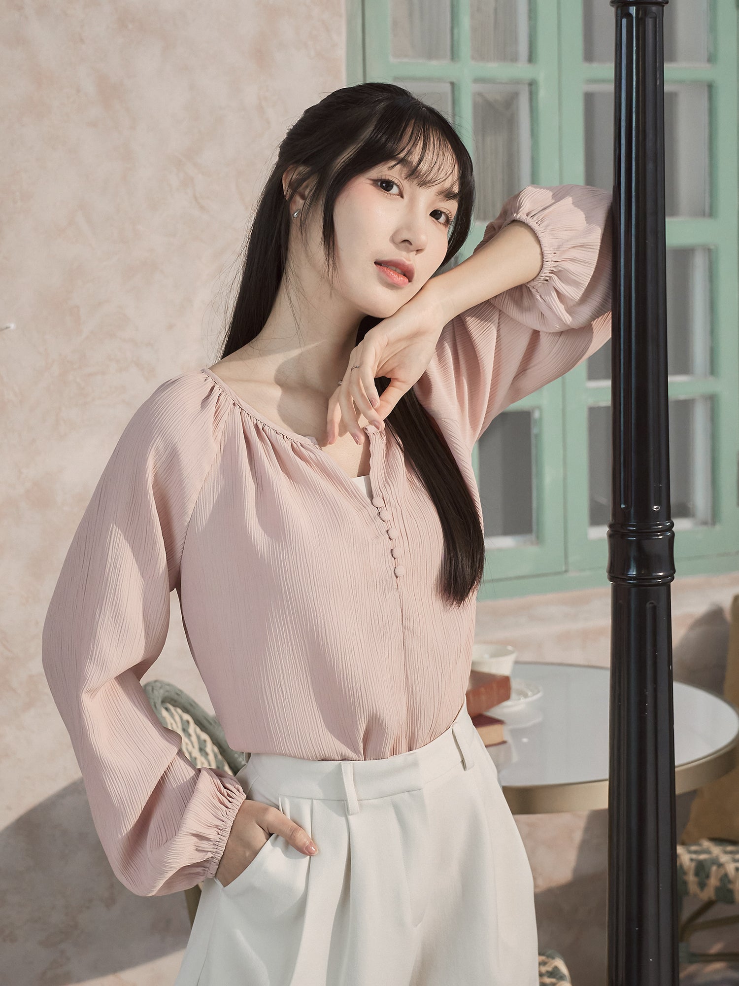 優雅縮褶飄逸上衣