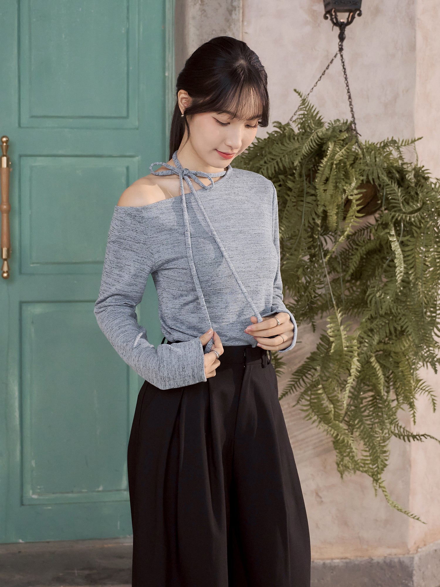 側綁帶露肩上衣