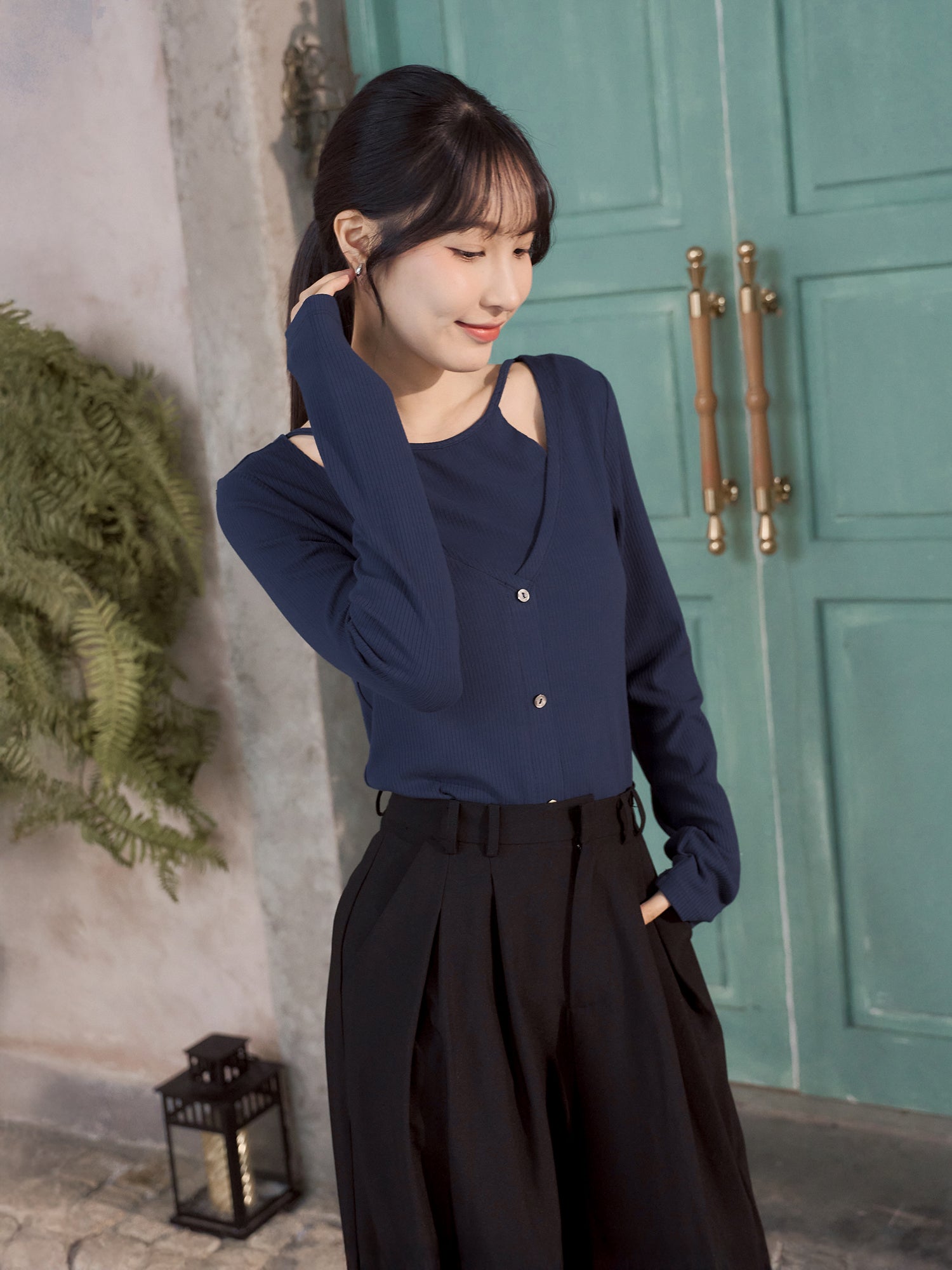 假兩件鏤空上衣