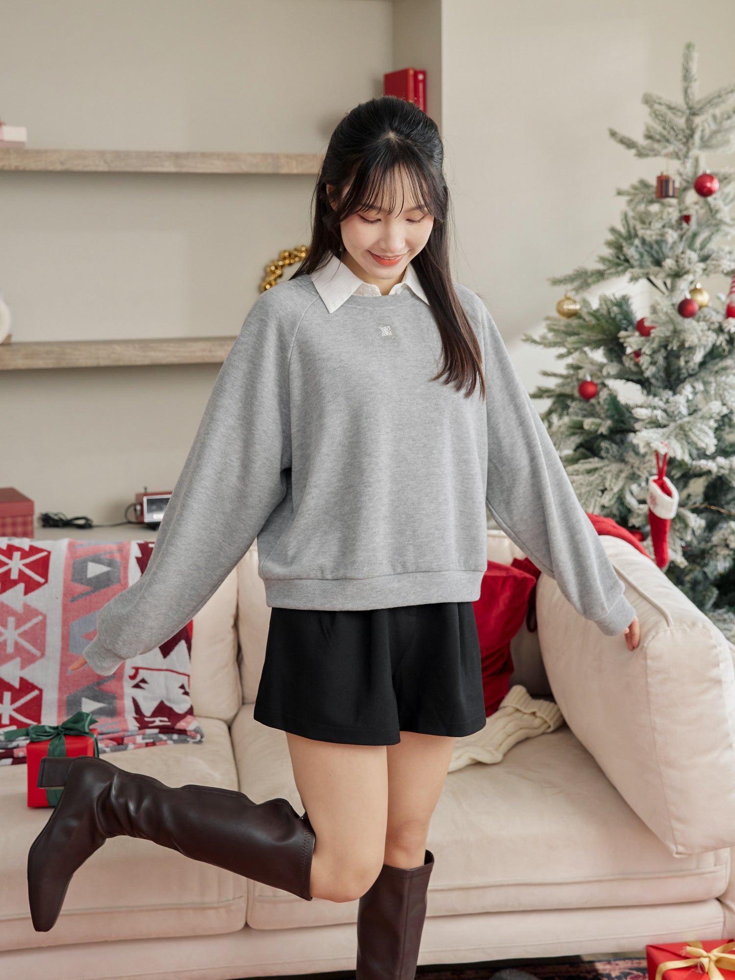 Raglan Sleeve Logo Sweatshirt