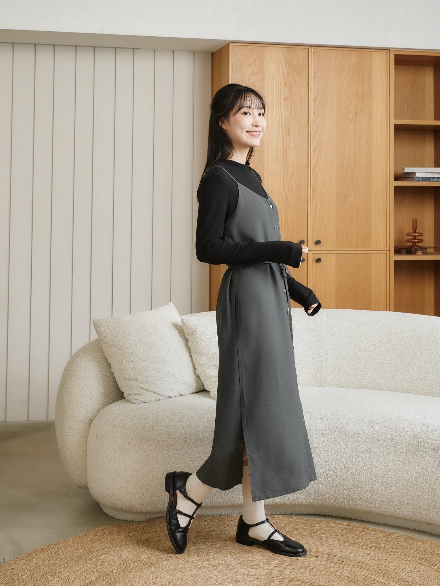 側開衩排扣吊帶裙