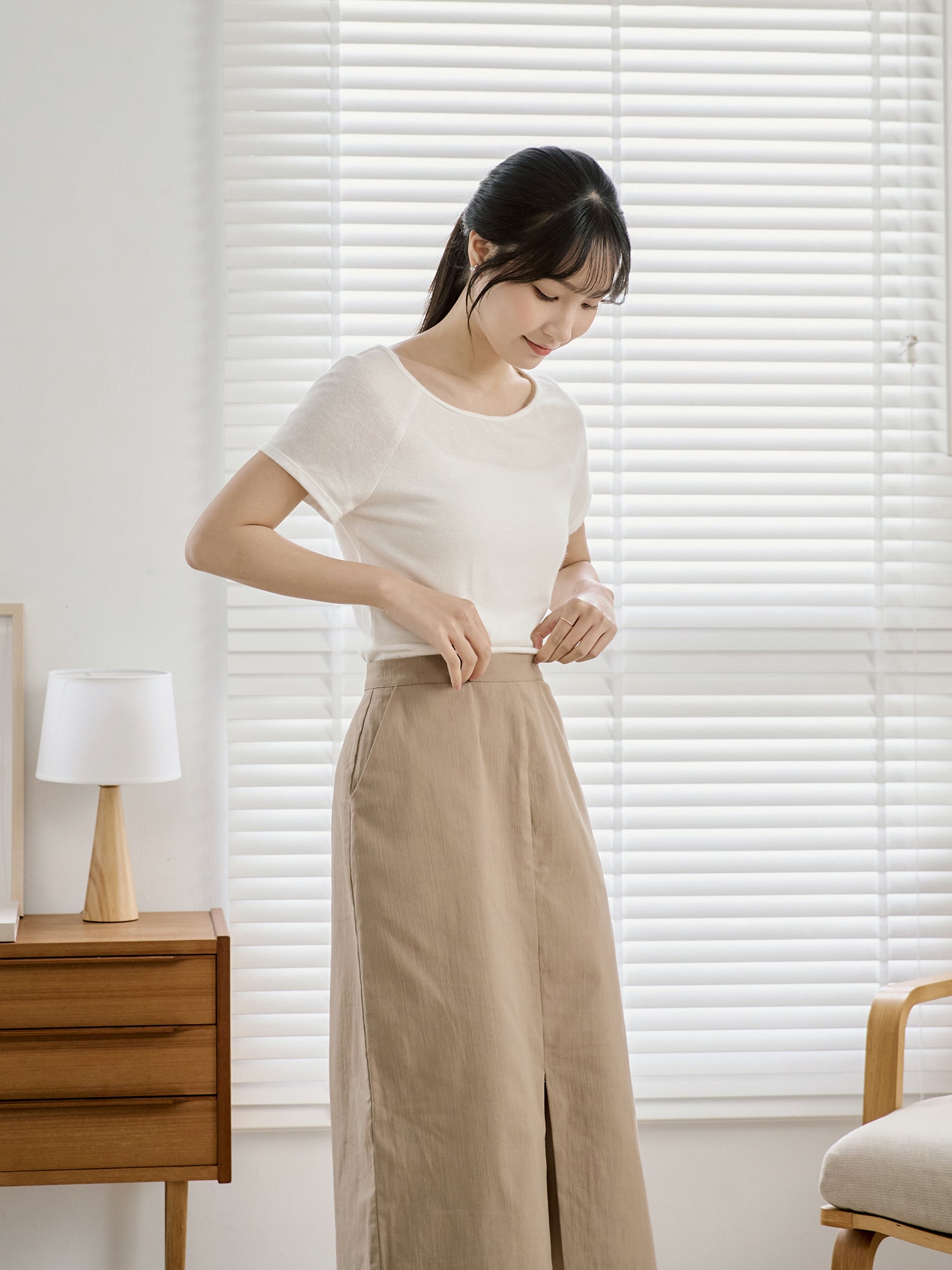 大圓領修身剪裁上衣