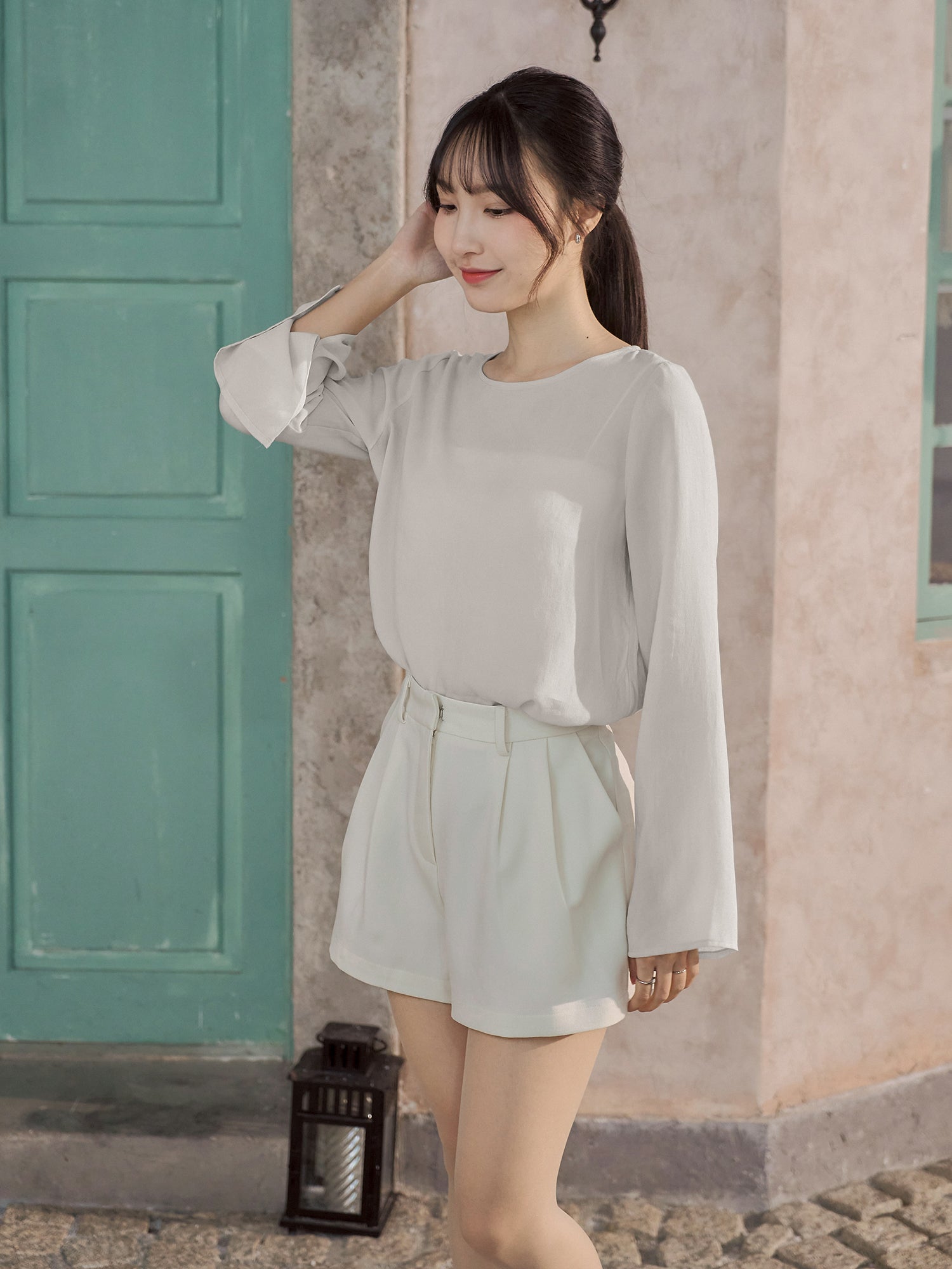 霧面綁帶開衩袖上衣