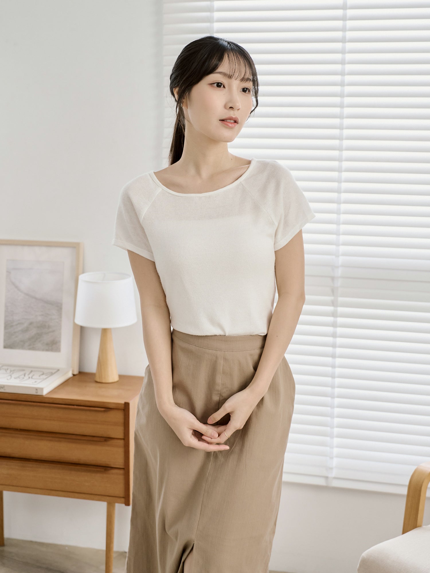 大圓領修身剪裁上衣