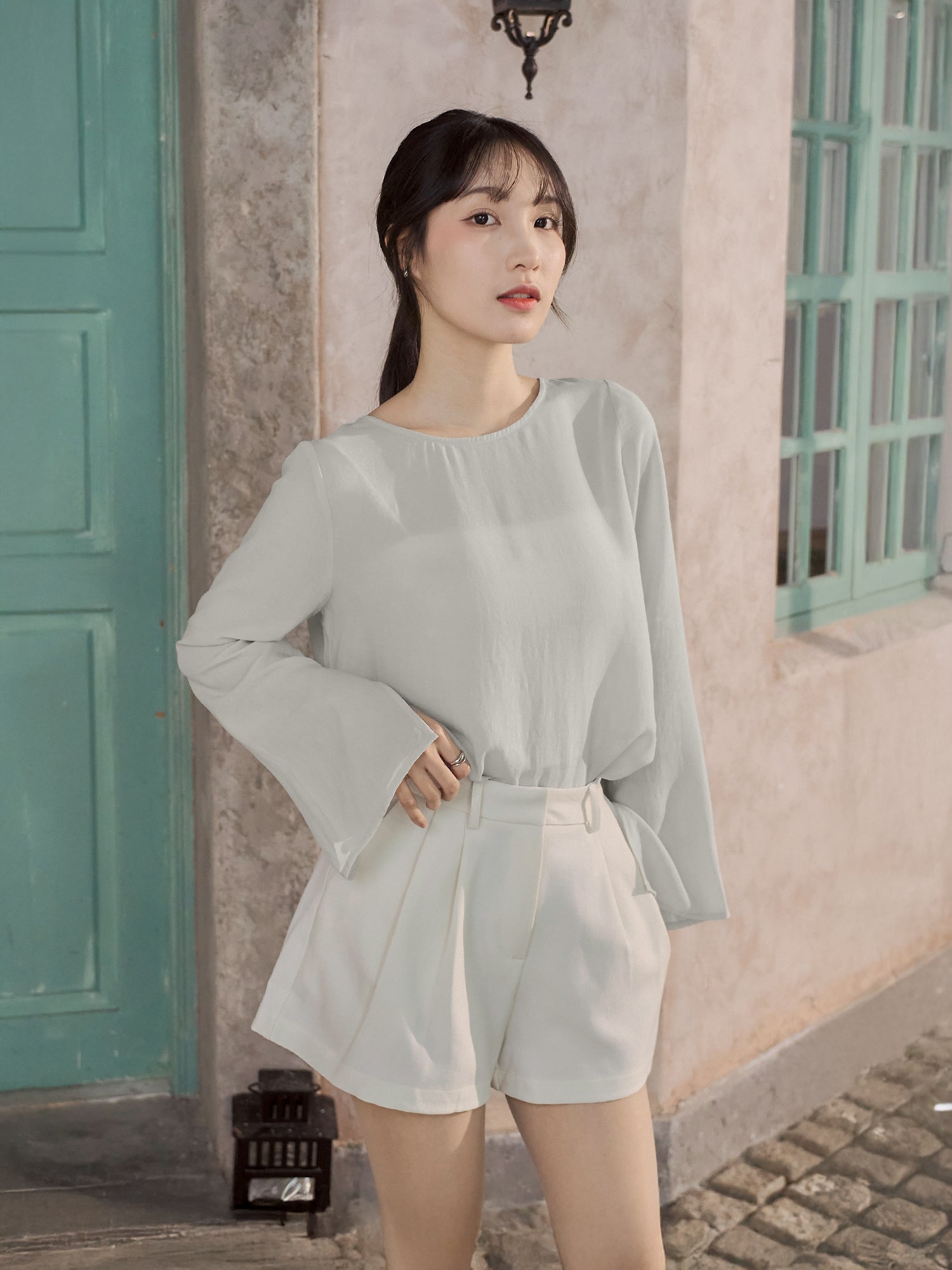 霧面綁帶開衩袖上衣