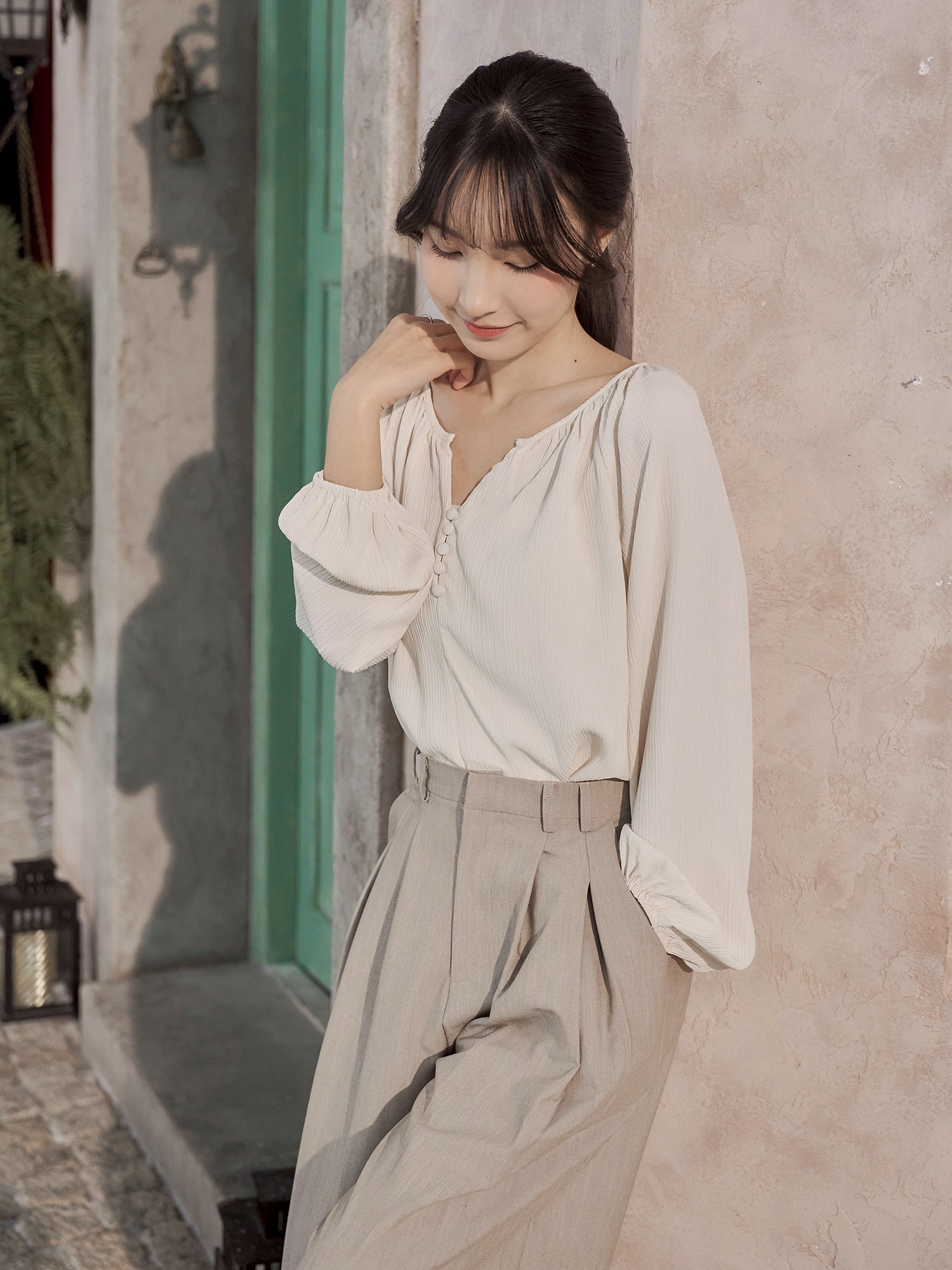 優雅縮褶飄逸上衣