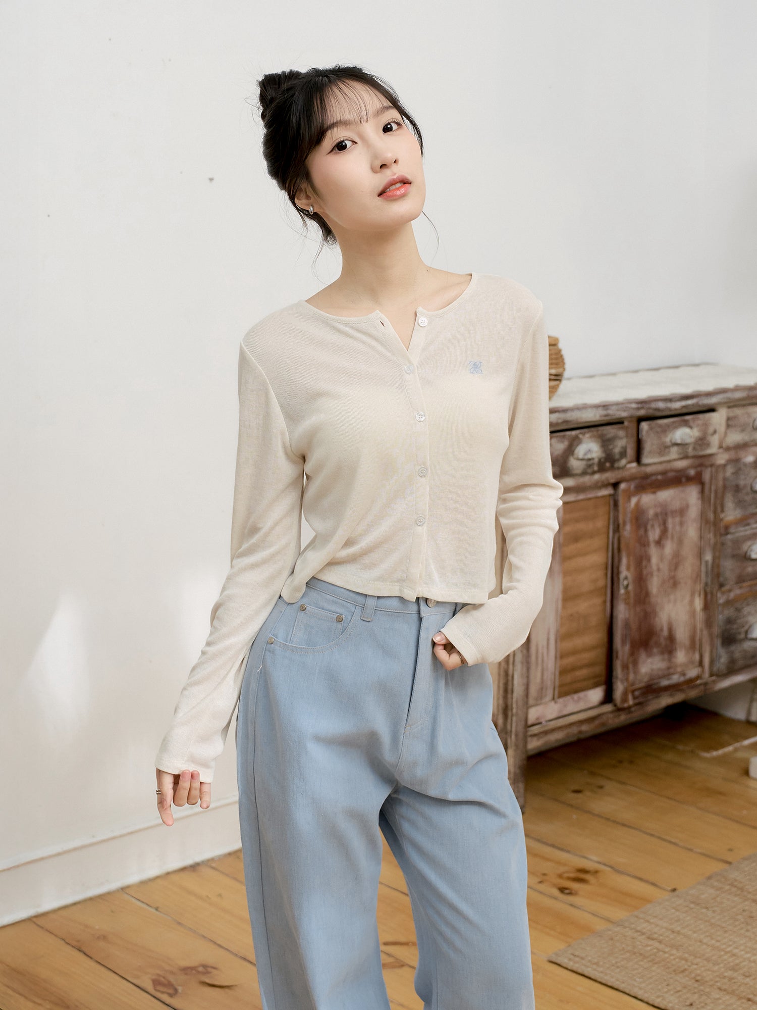 柔軟薄針織外套