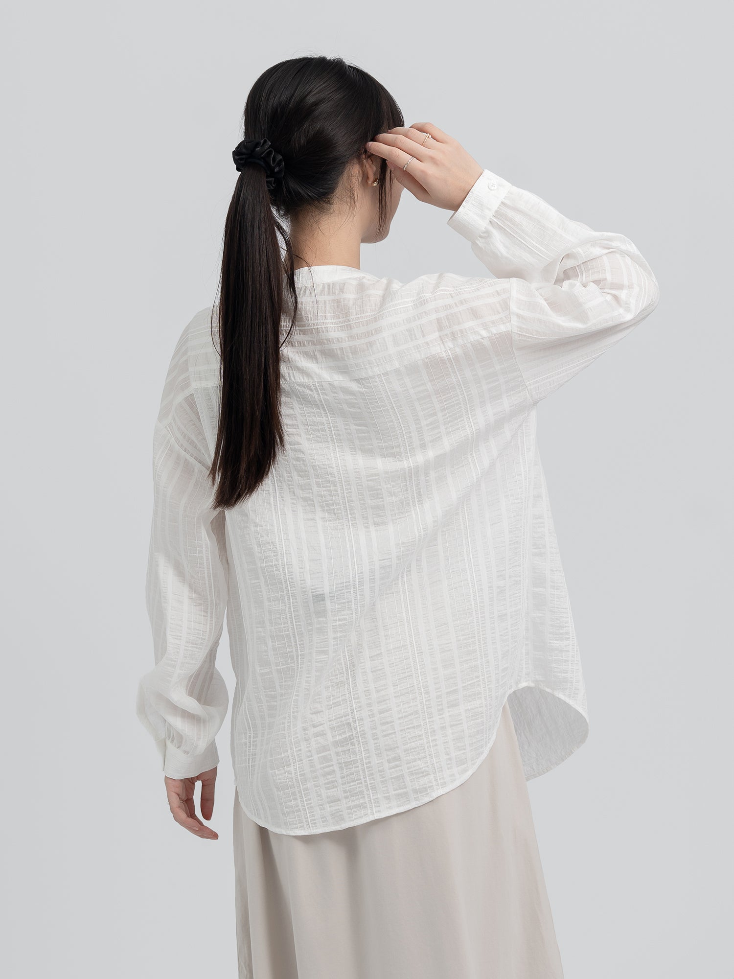 Colette 直紋透膚圓領襯衫