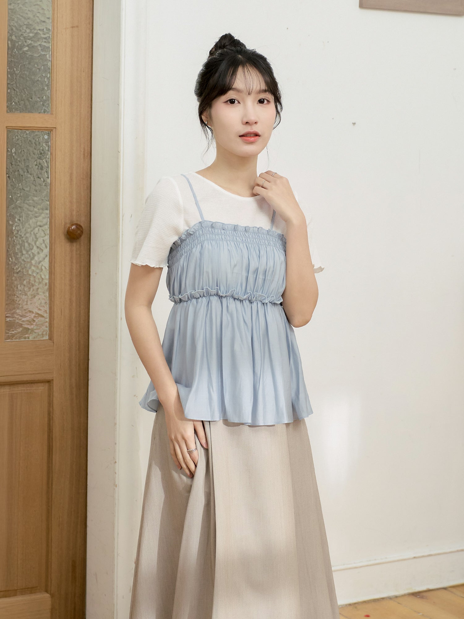 珠光縮褶吊帶上衣