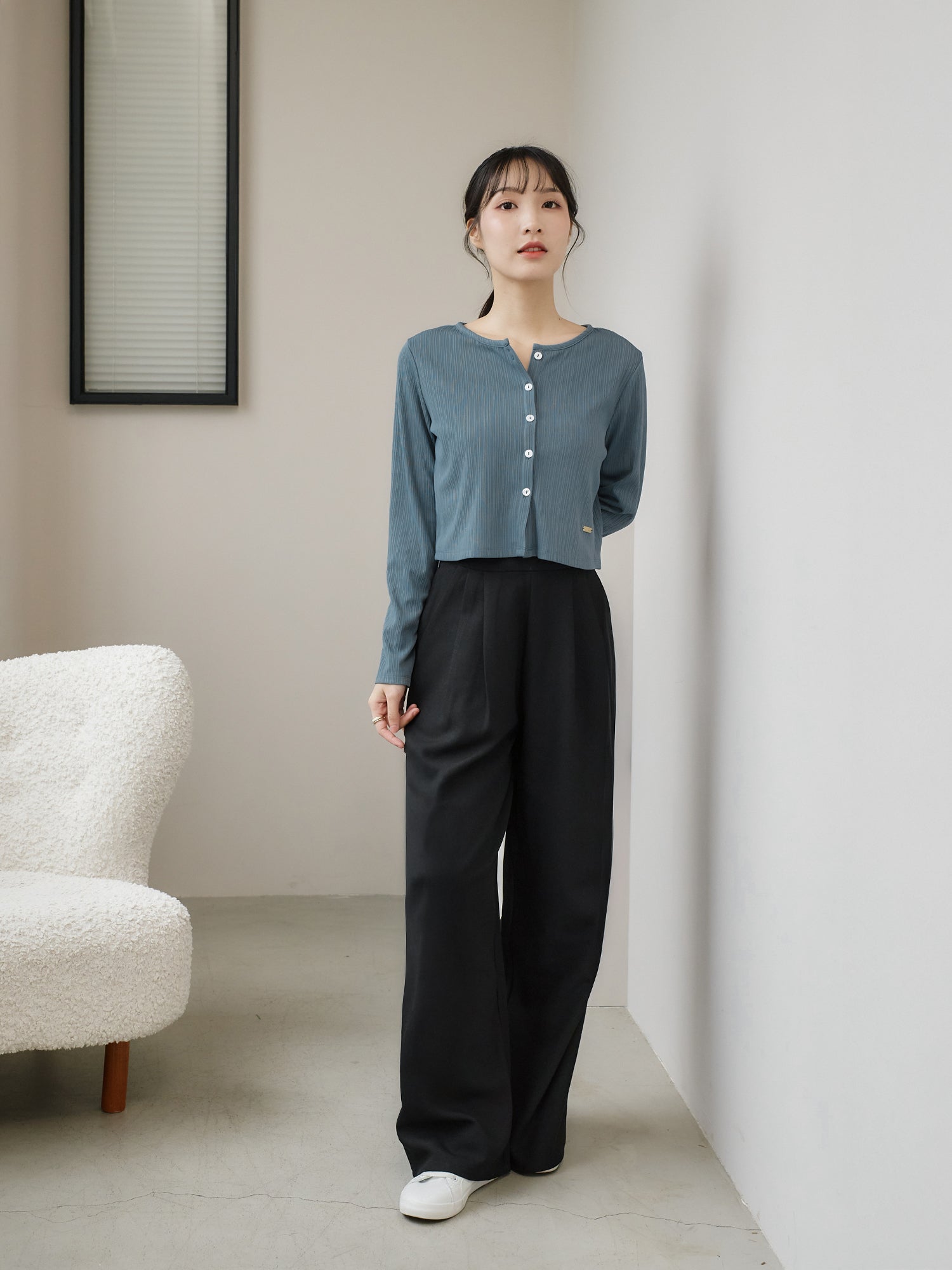 Clean Side Buttoned Pants