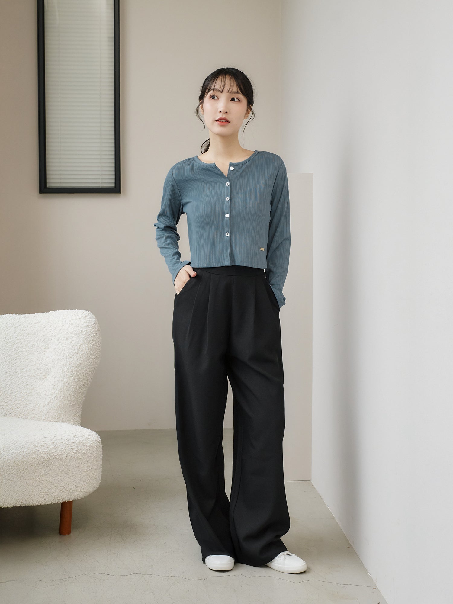 Clean Side Buttoned Pants