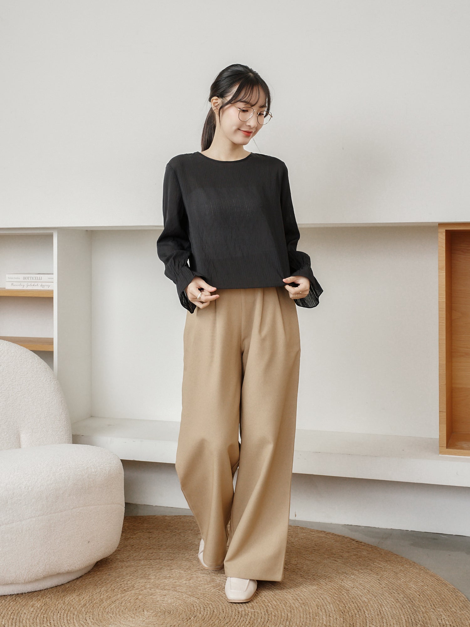 Clean Side Buttoned Pants