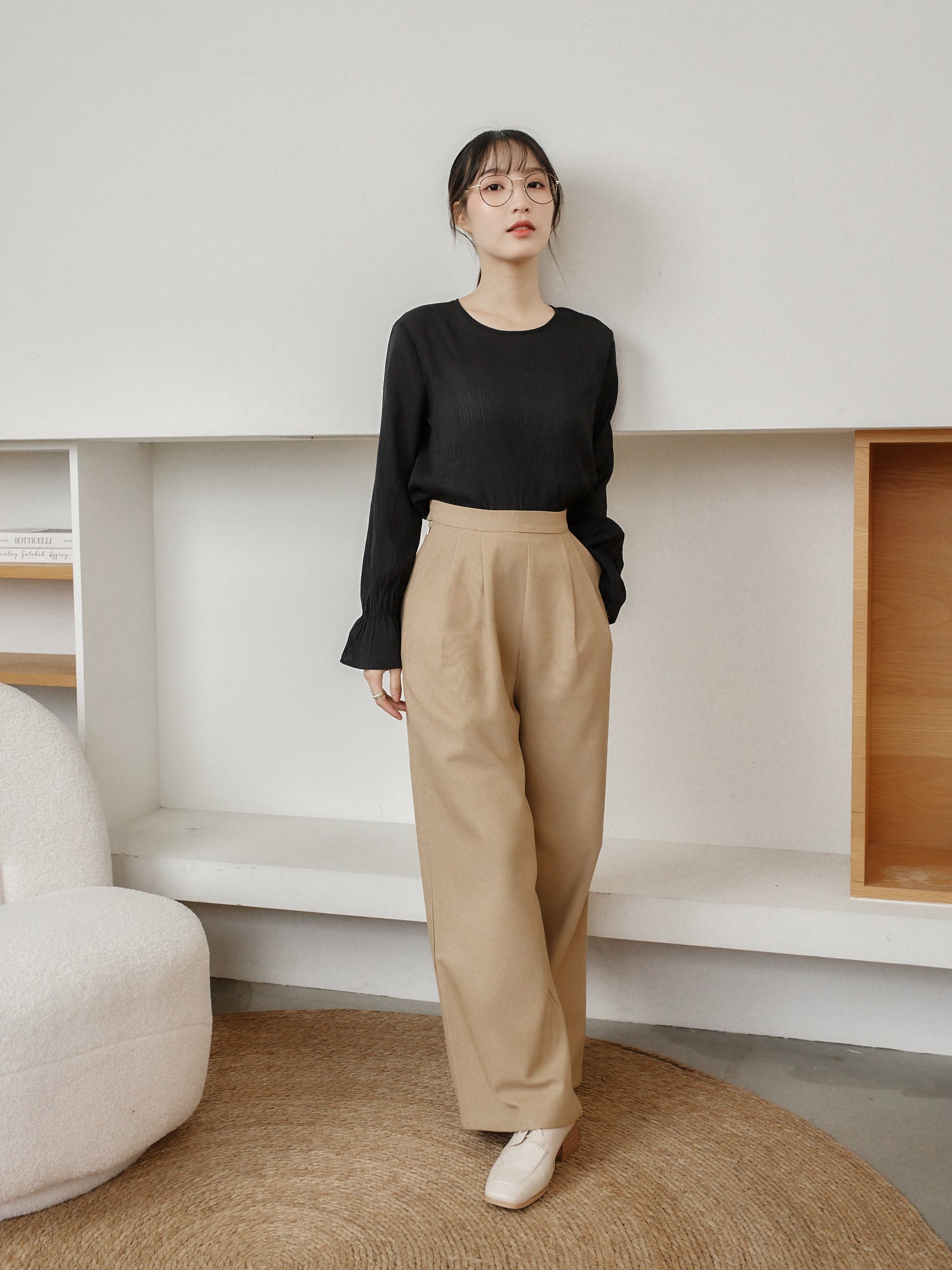 Clean Side Buttoned Pants