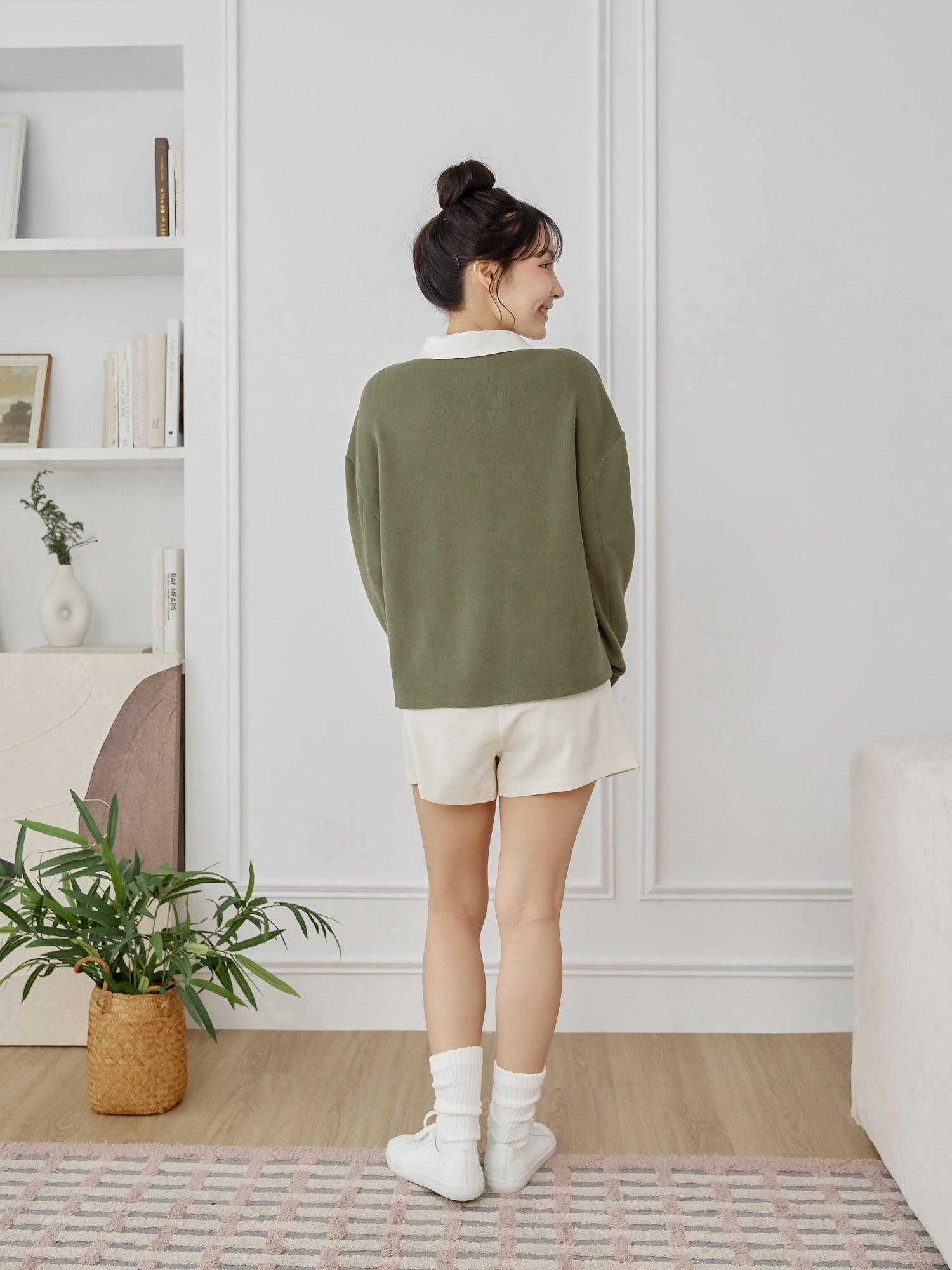 Contrast Collar Sweatshirt