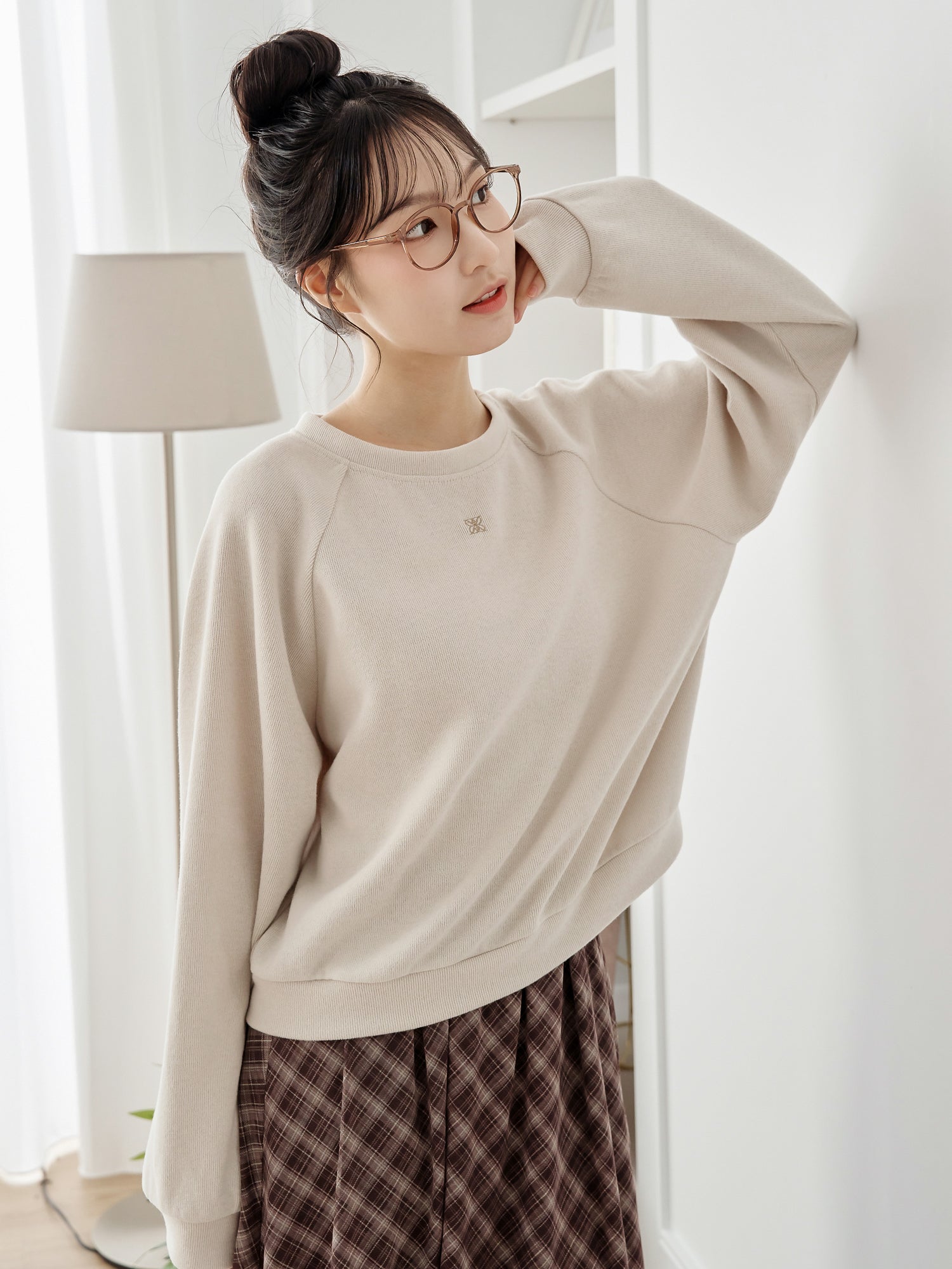 Raglan Sleeve Logo Sweatshirt