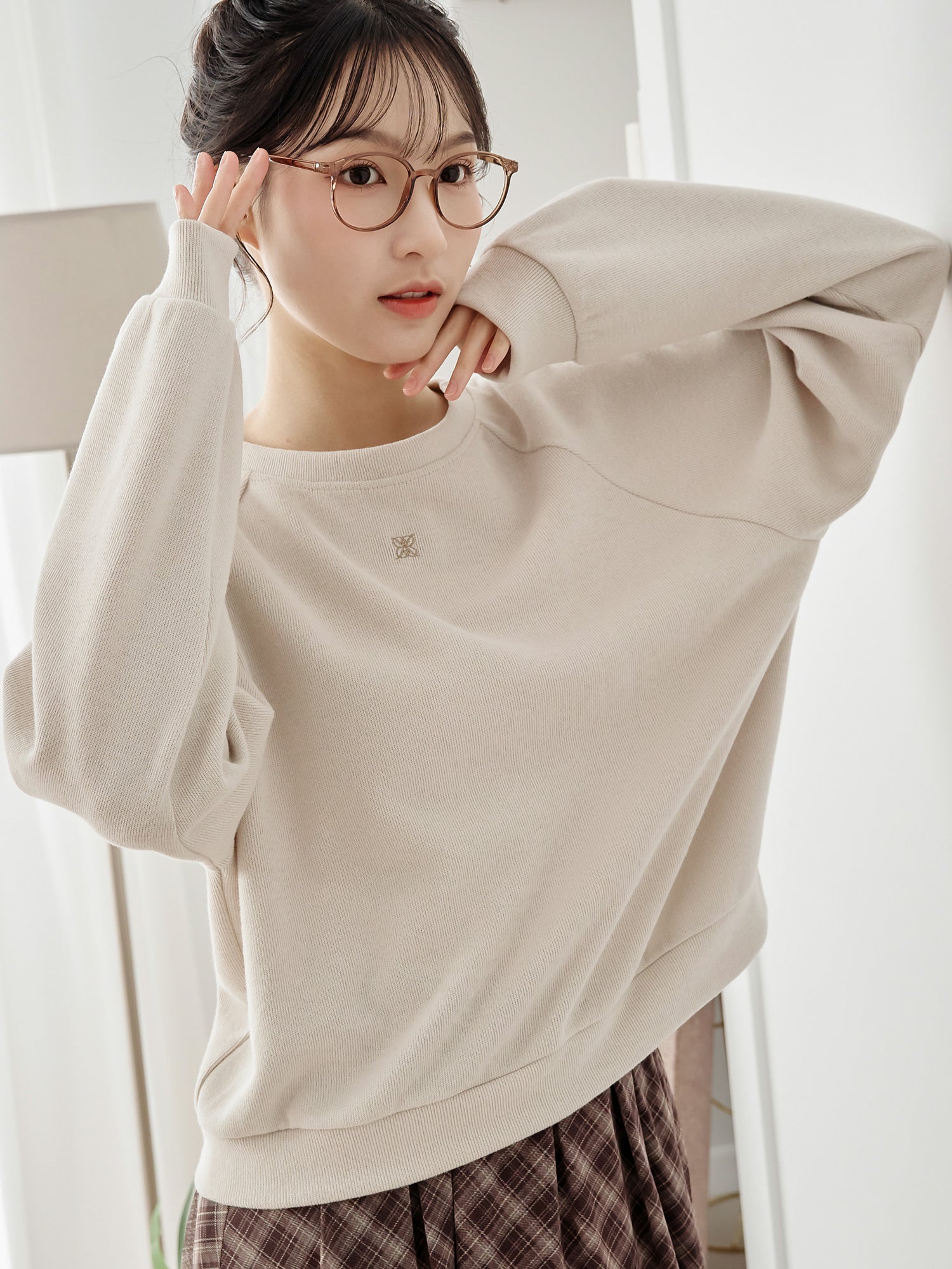 Raglan Sleeve Logo Sweatshirt