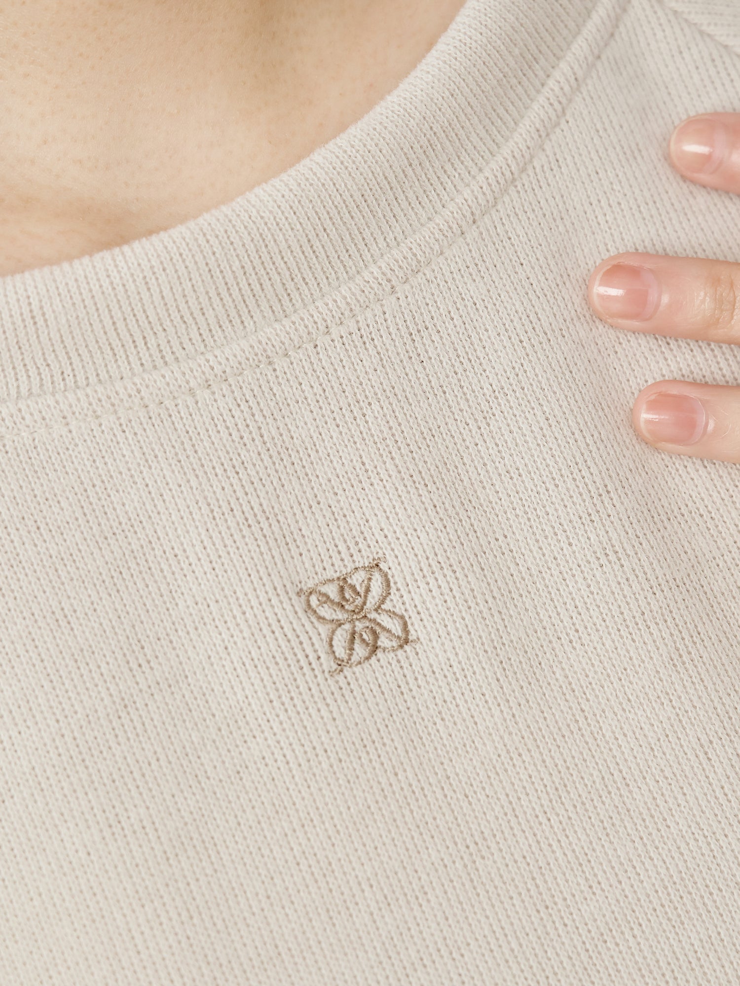 Raglan Sleeve Logo Sweatshirt