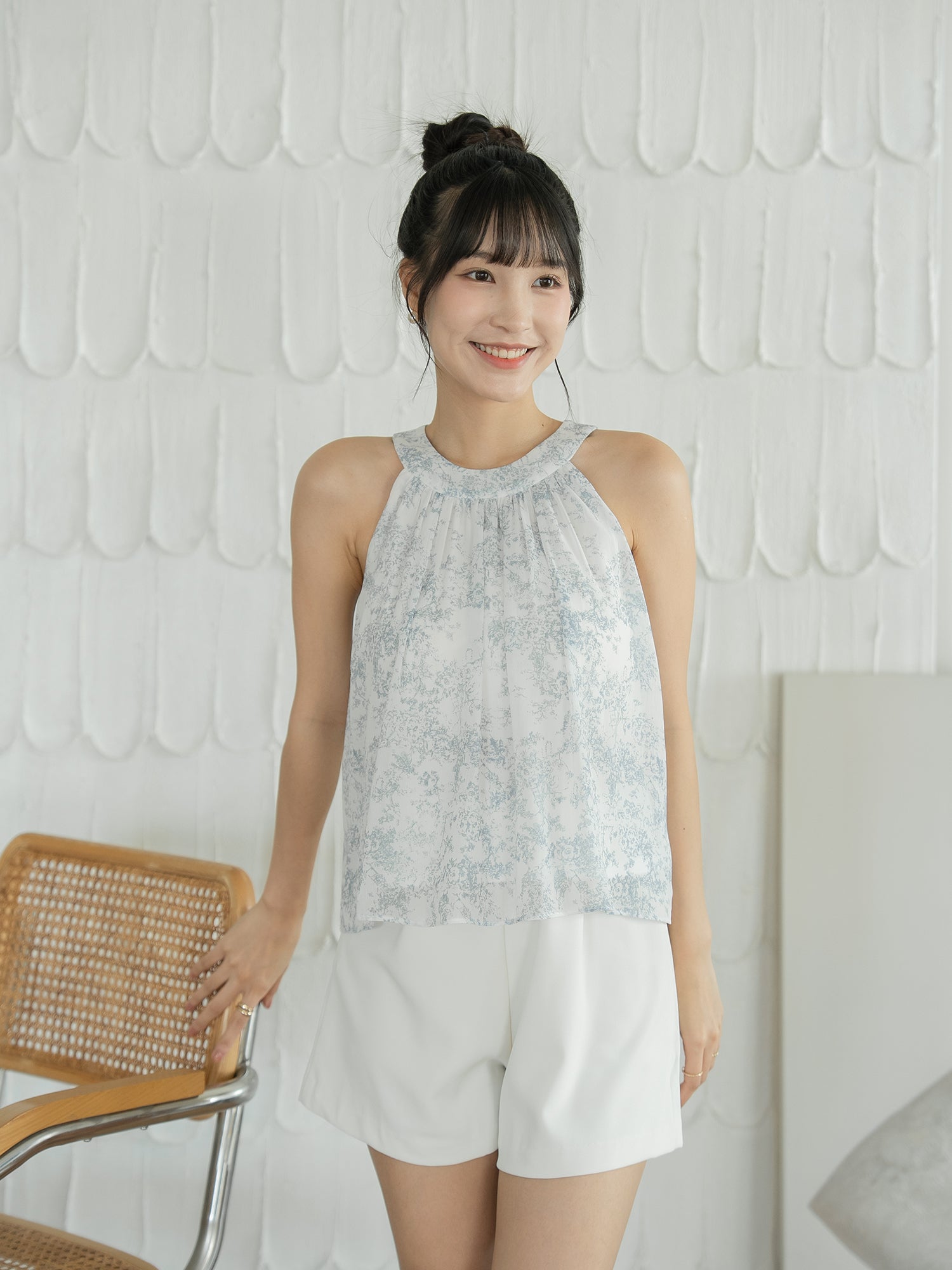 藍白印花入肩上衣