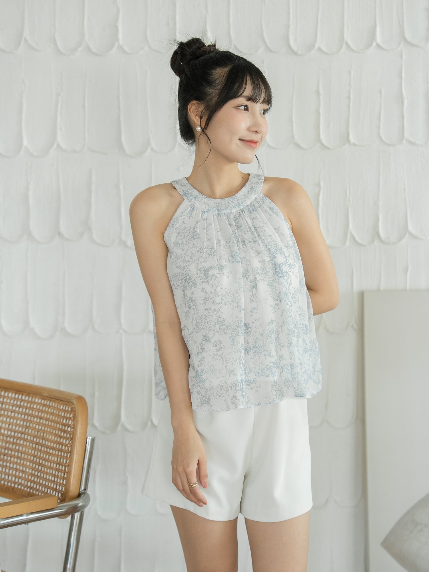 藍白印花入肩上衣