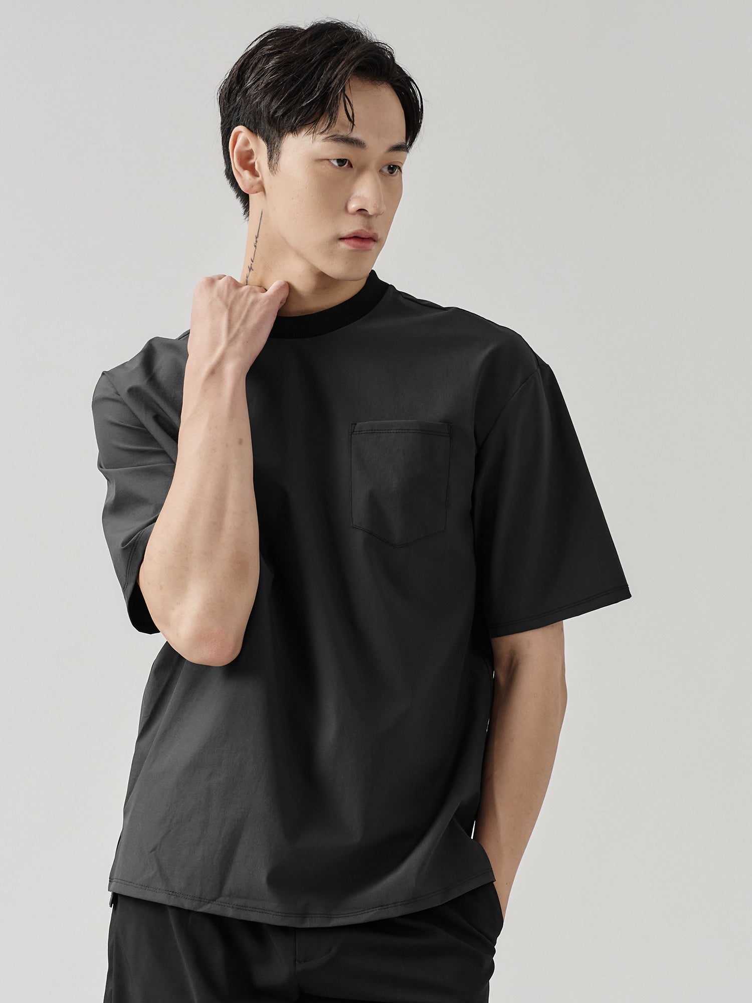 Cooling Pocketed Split-Hem Tee