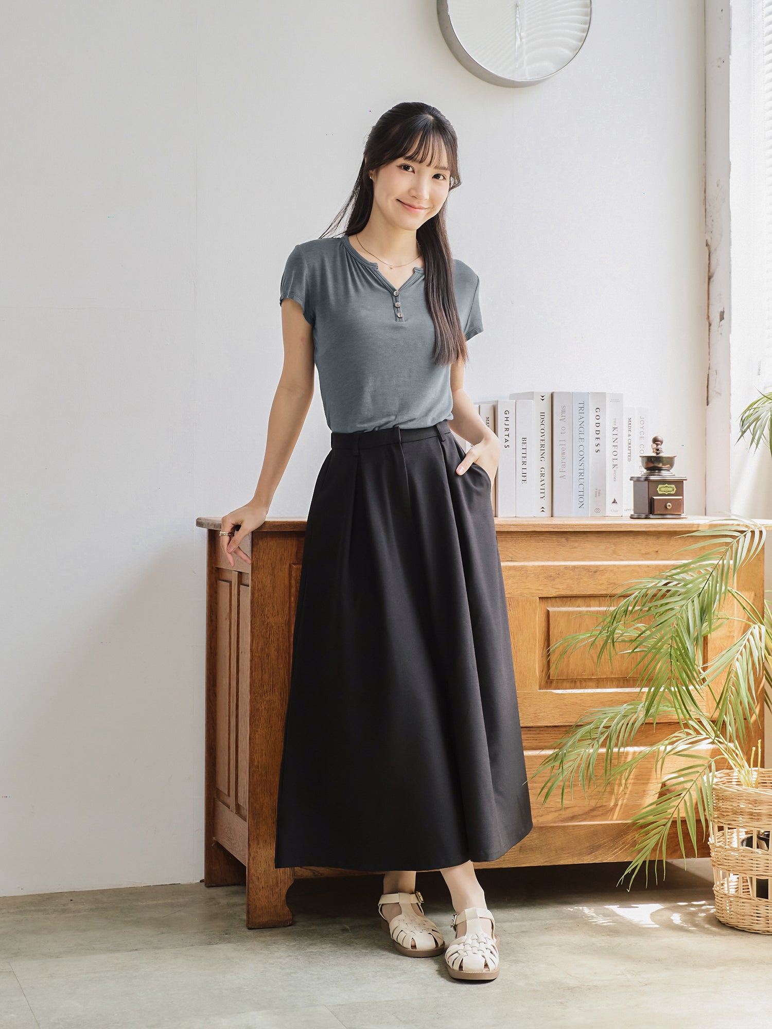 柔軟小V領上衣