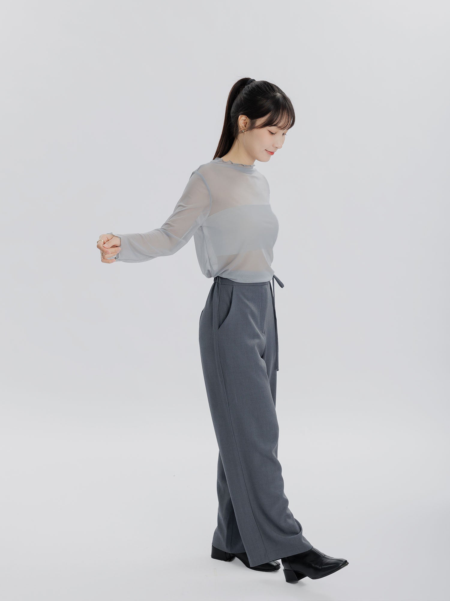 Priscilla 透膚木耳邊長袖上衣