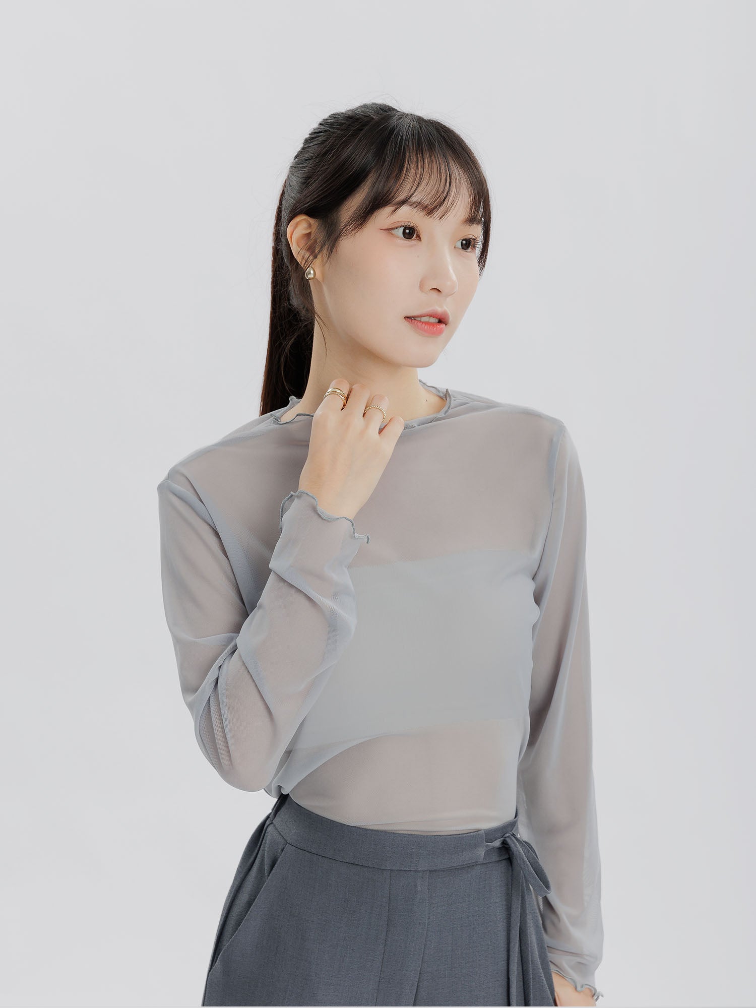 Priscilla 透膚木耳邊長袖上衣