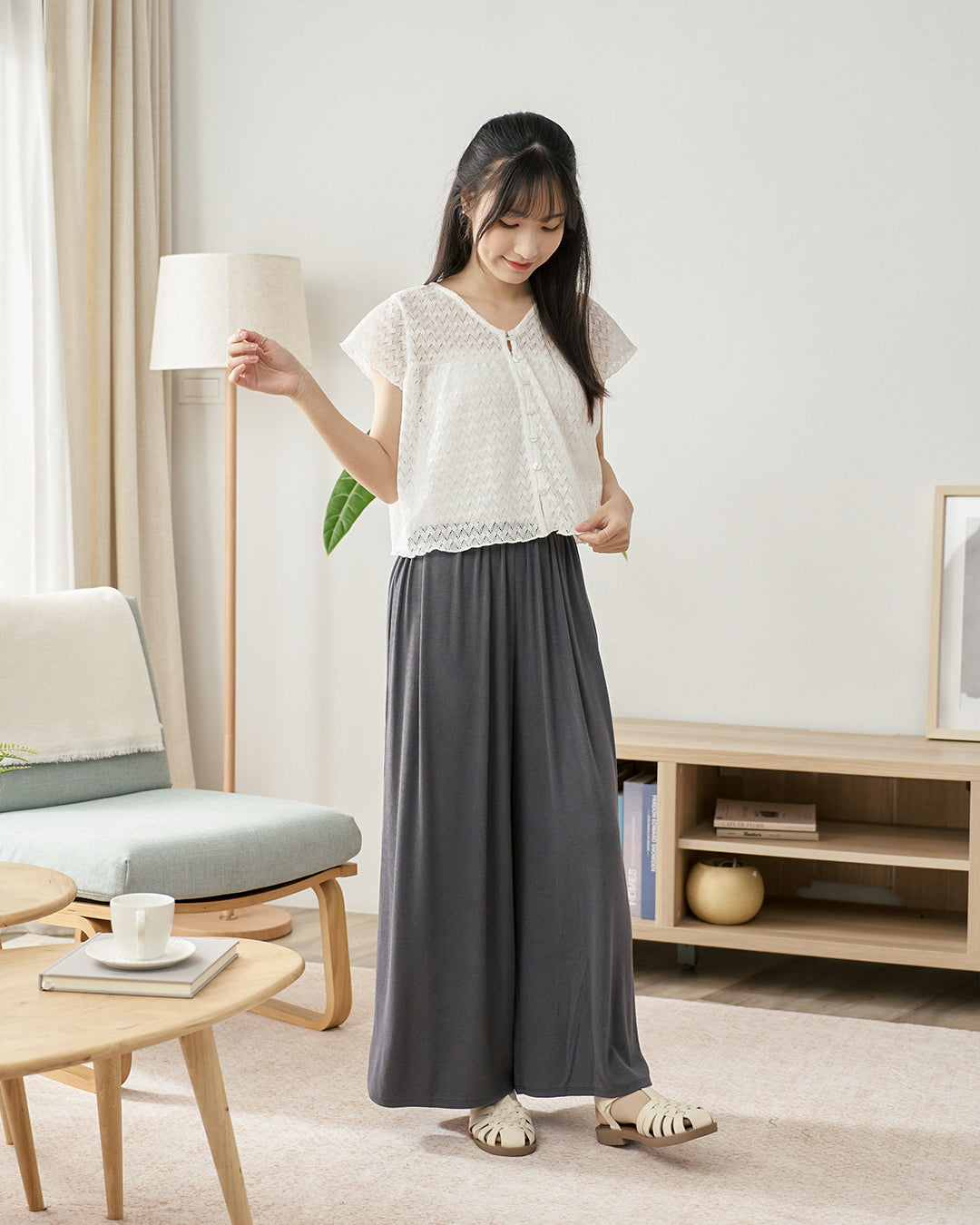 Mesh Flutter Sleeve Top