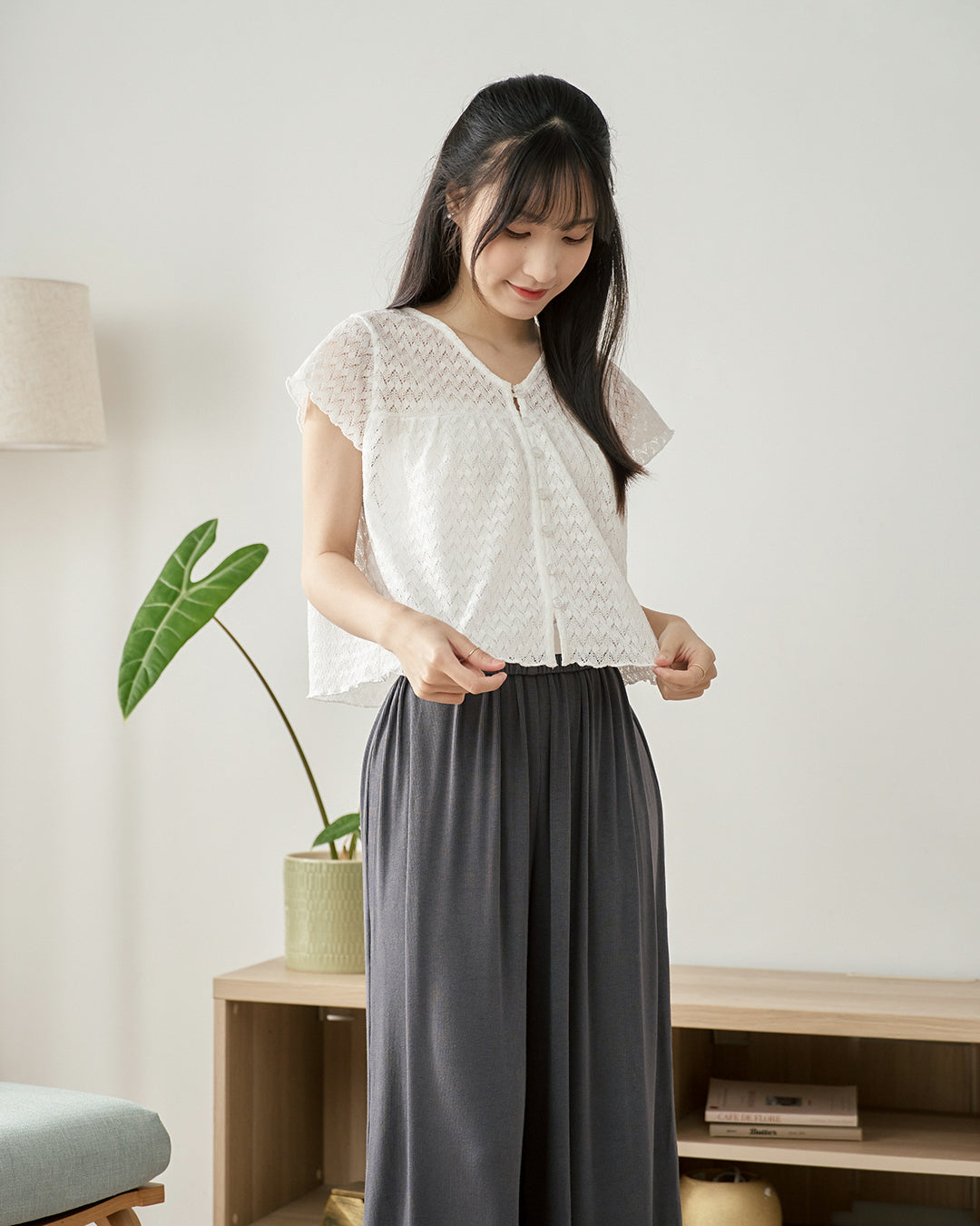 Mesh Flutter Sleeve Top