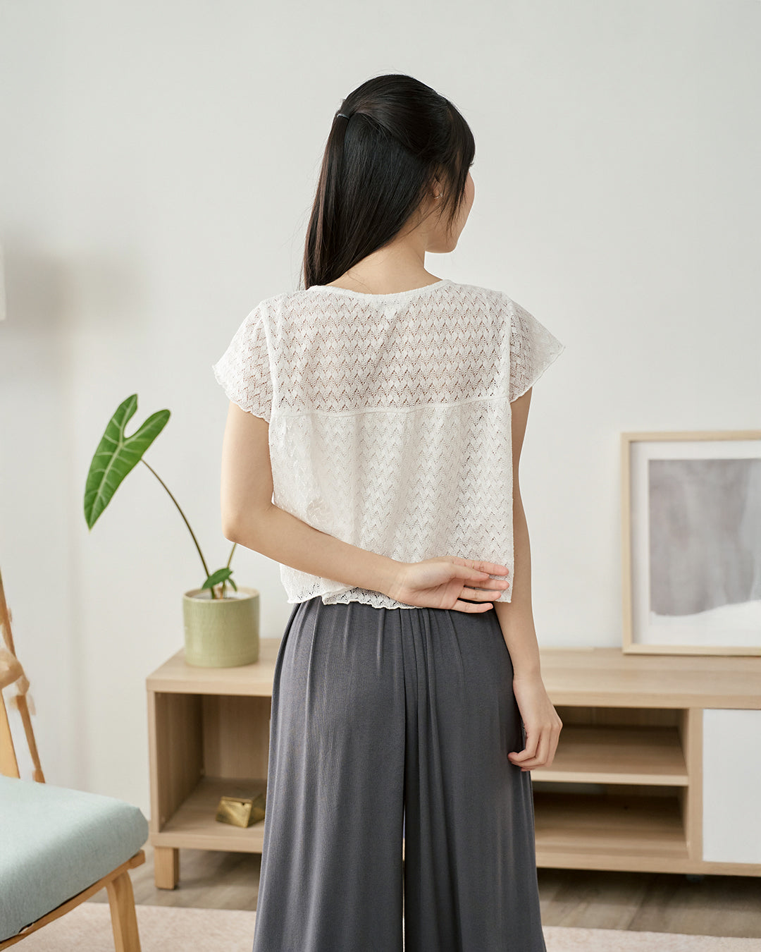 Mesh Flutter Sleeve Top