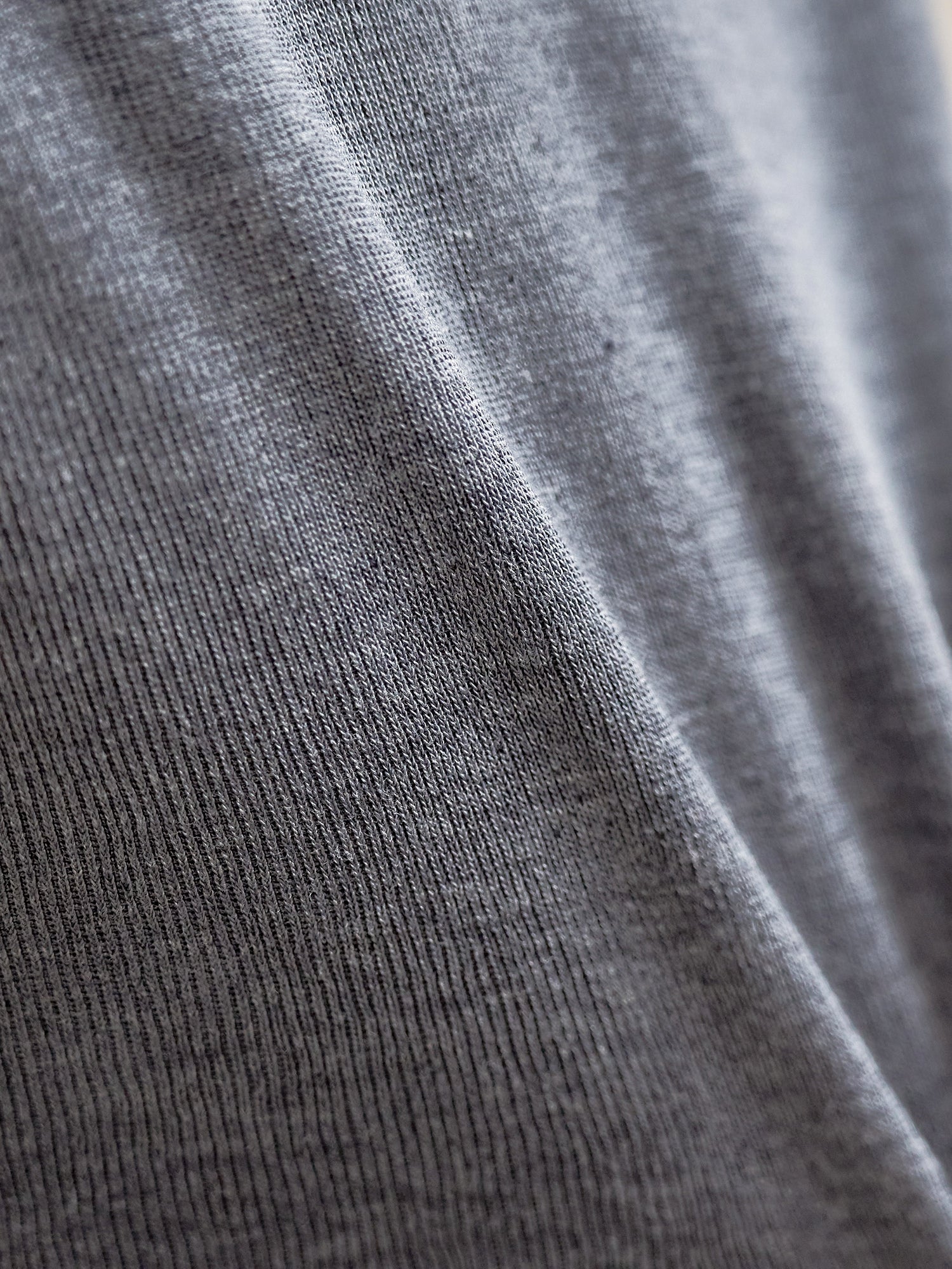 柔軟薄針織外套