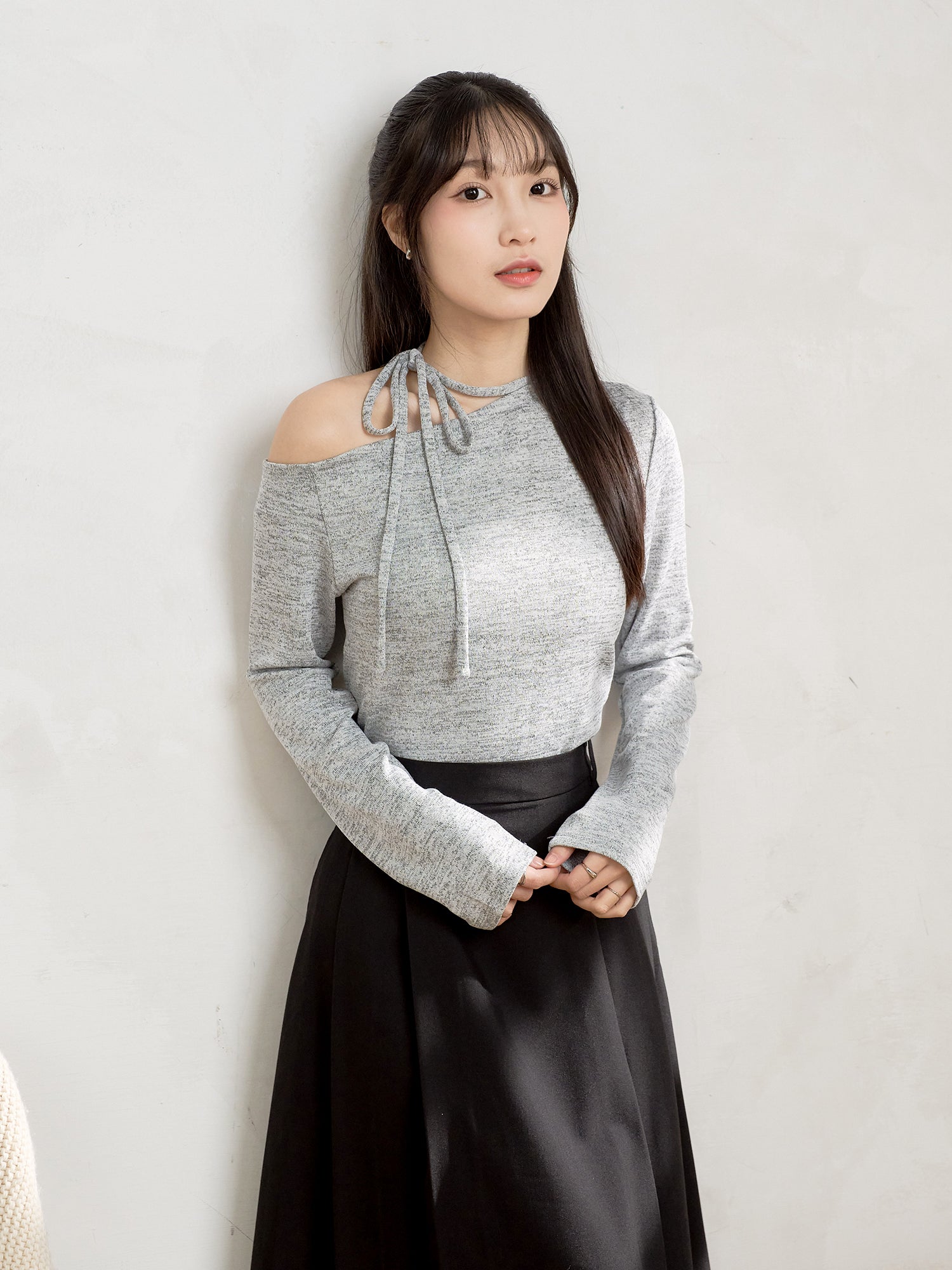 側綁帶露肩上衣