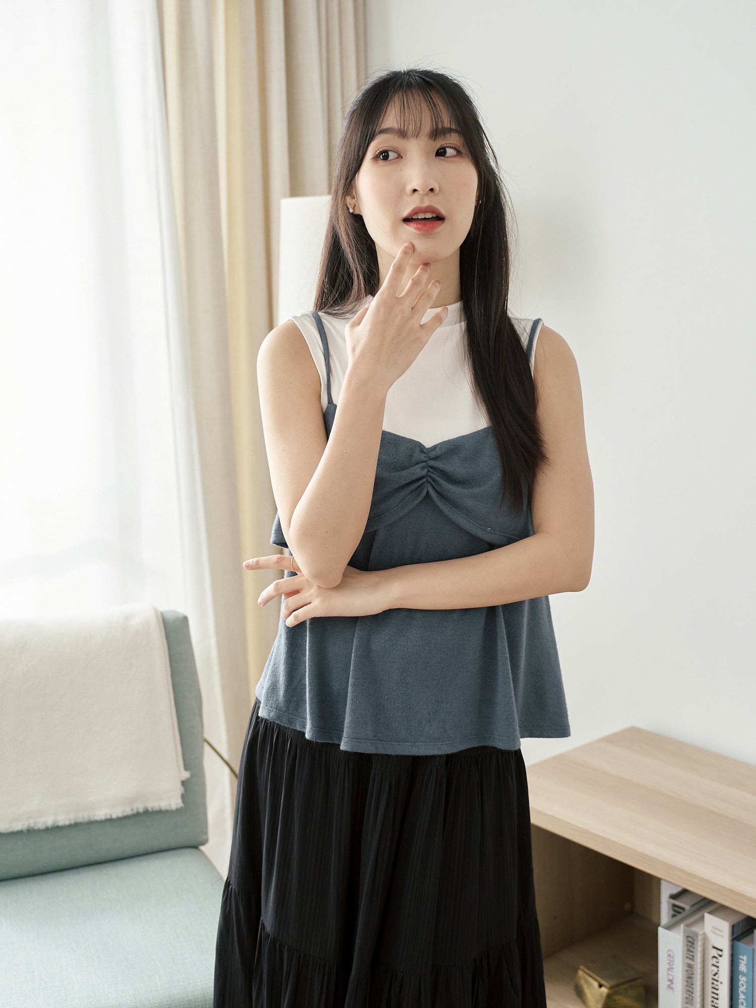 抓褶傘襬吊帶上衣