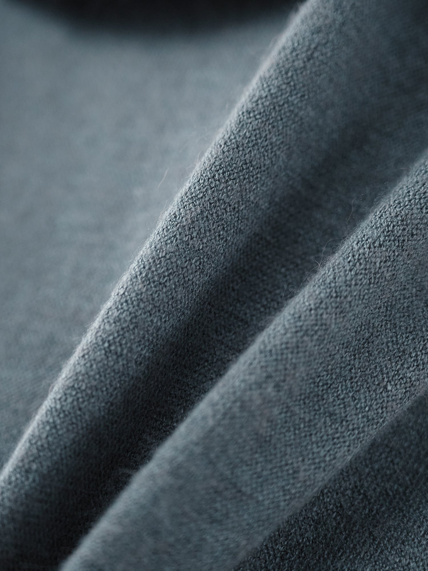 抓褶傘襬吊帶上衣