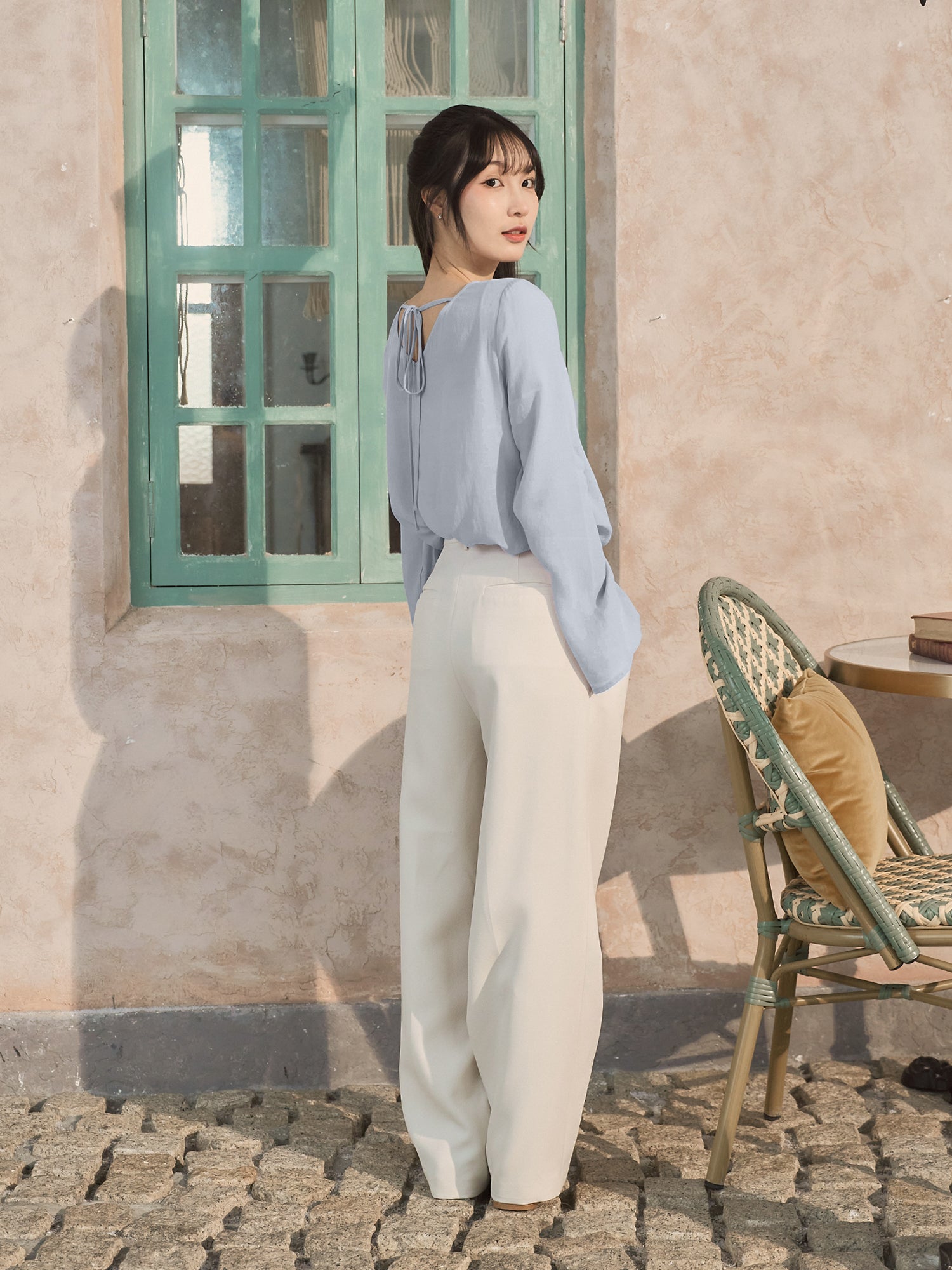 霧面綁帶開衩袖上衣